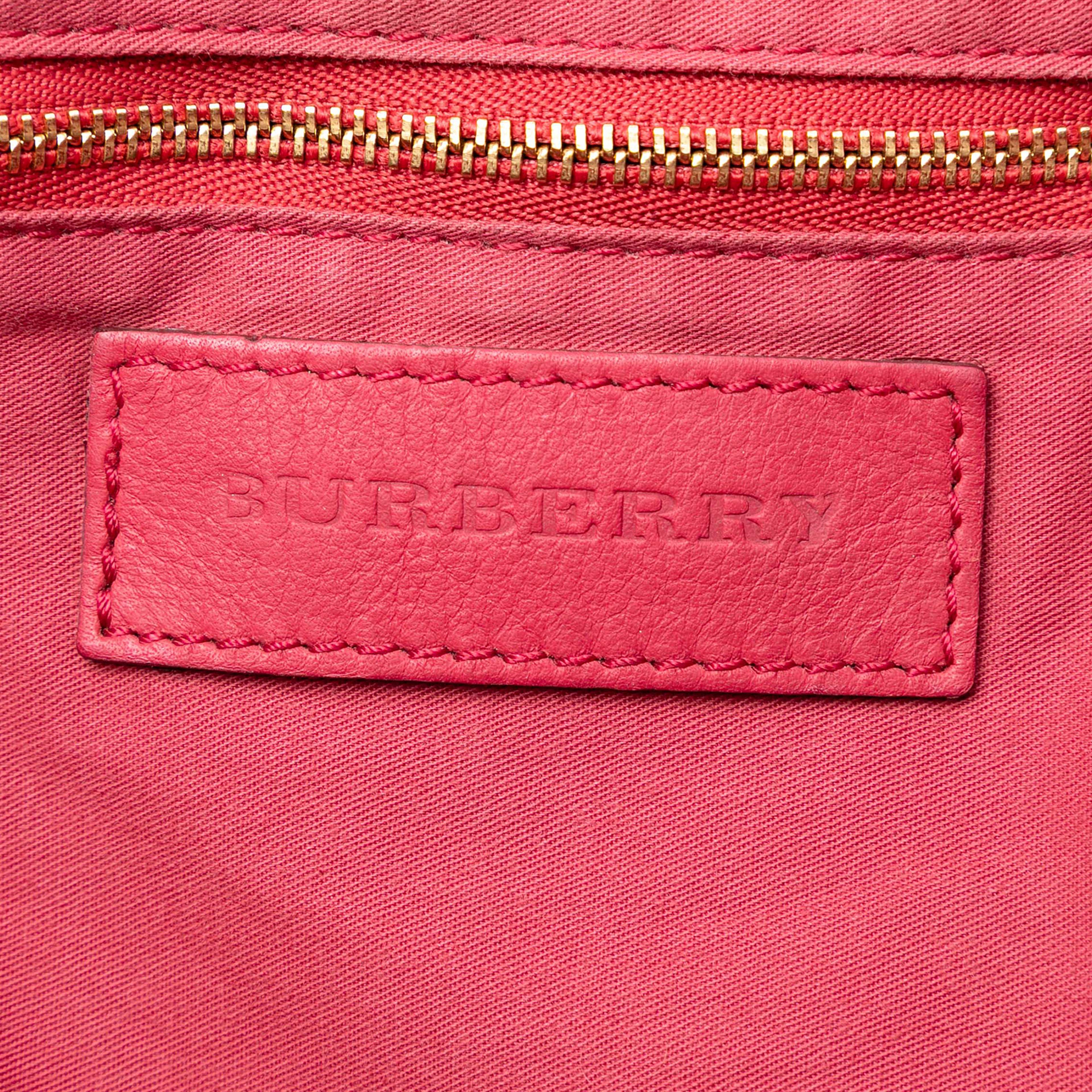 Burberry Small Leather Trimmed Haymarket Check Coated Canvas Canterbury Tote, från Luxclusif, i färgen beige. Klicka för att öppna bilden i stort format
