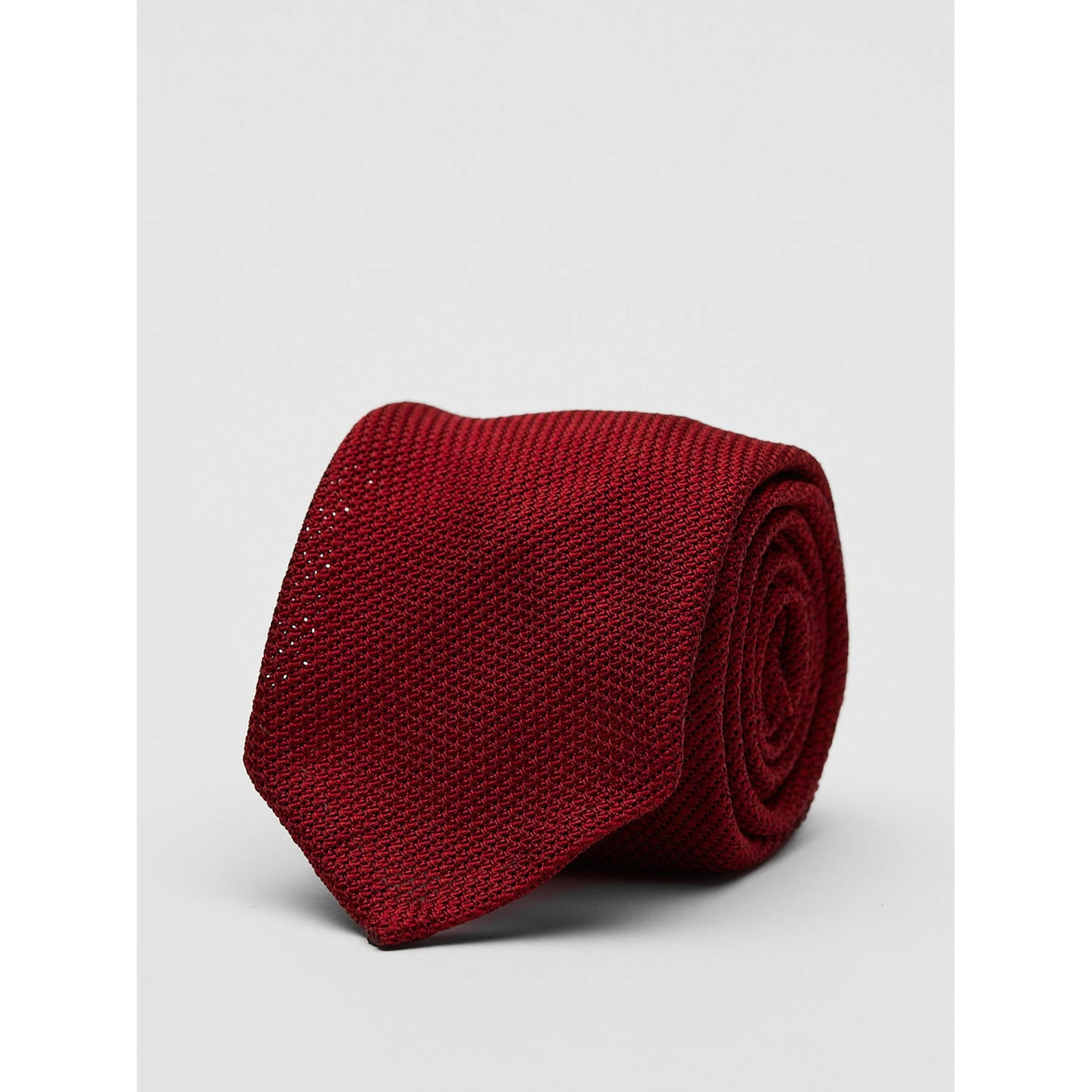 Grenadine Tie, från John Henric, i färgen red. Klicka för att öppna bilden i stort format