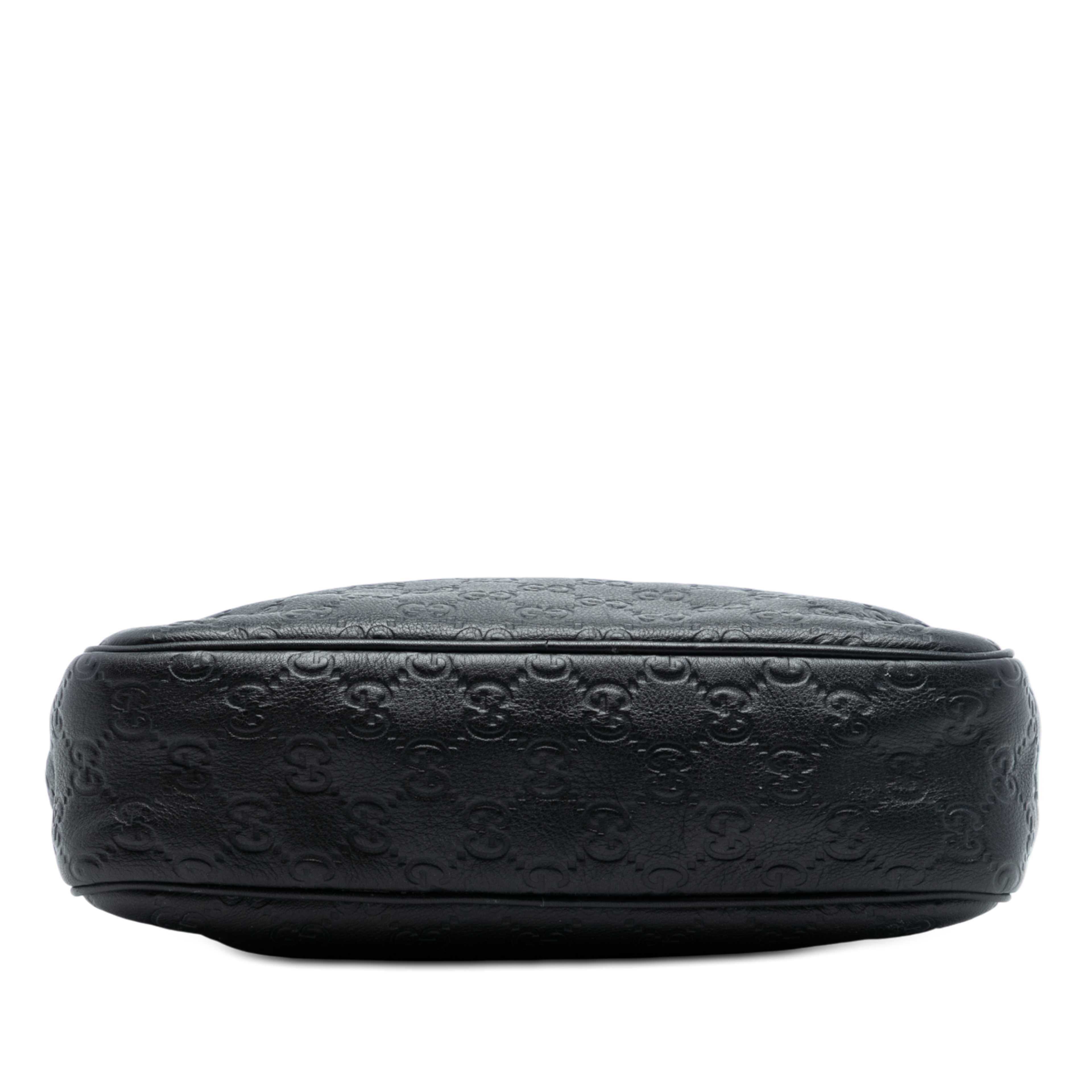 Gucci Guccissima Crossbody, från Luxclusif, i färgen black. Klicka för att öppna bilden i stort format