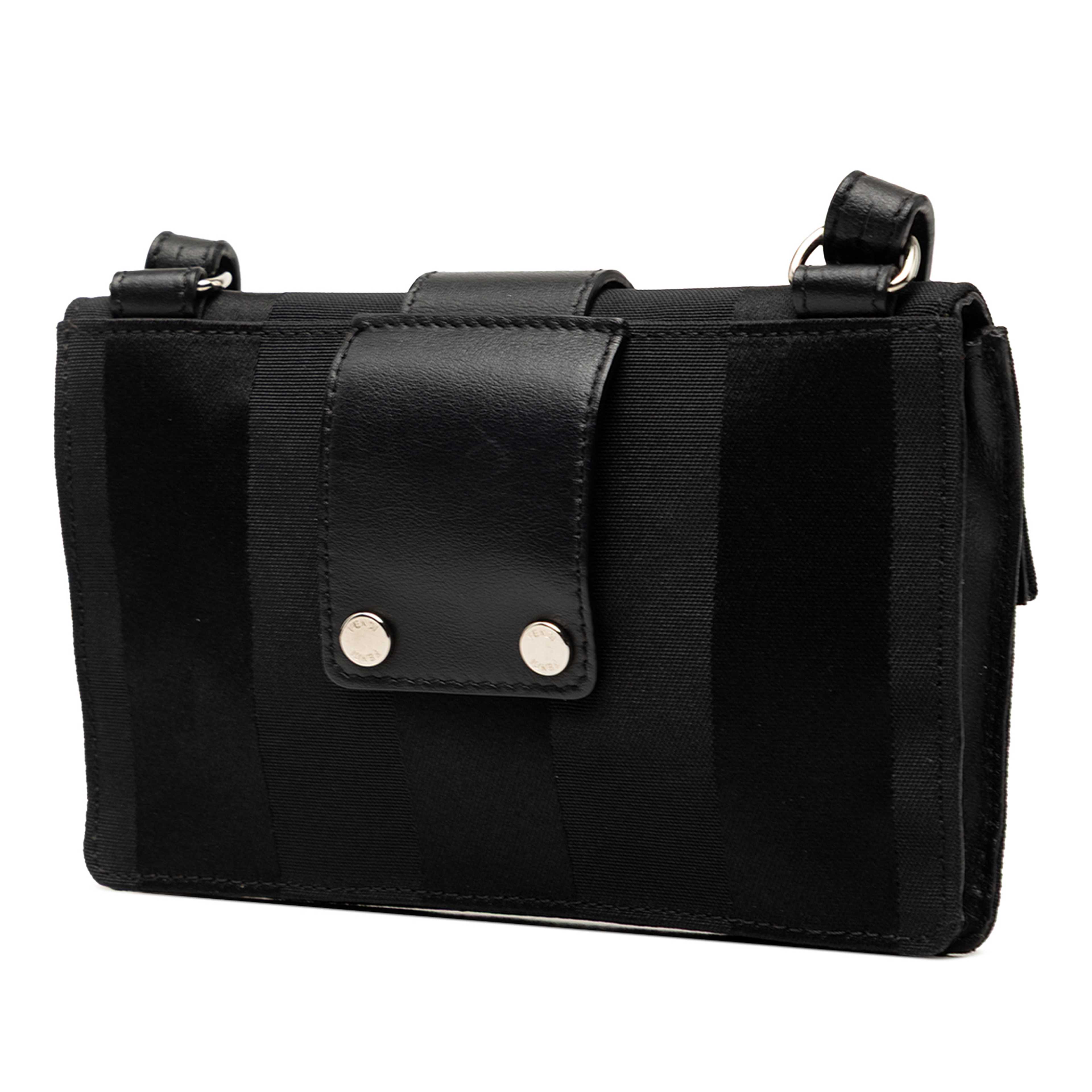 Fendi Pequin Nylon Convertible Baguette Pouch, från Luxclusif, i färgen black. Klicka för att öppna bilden i stort format