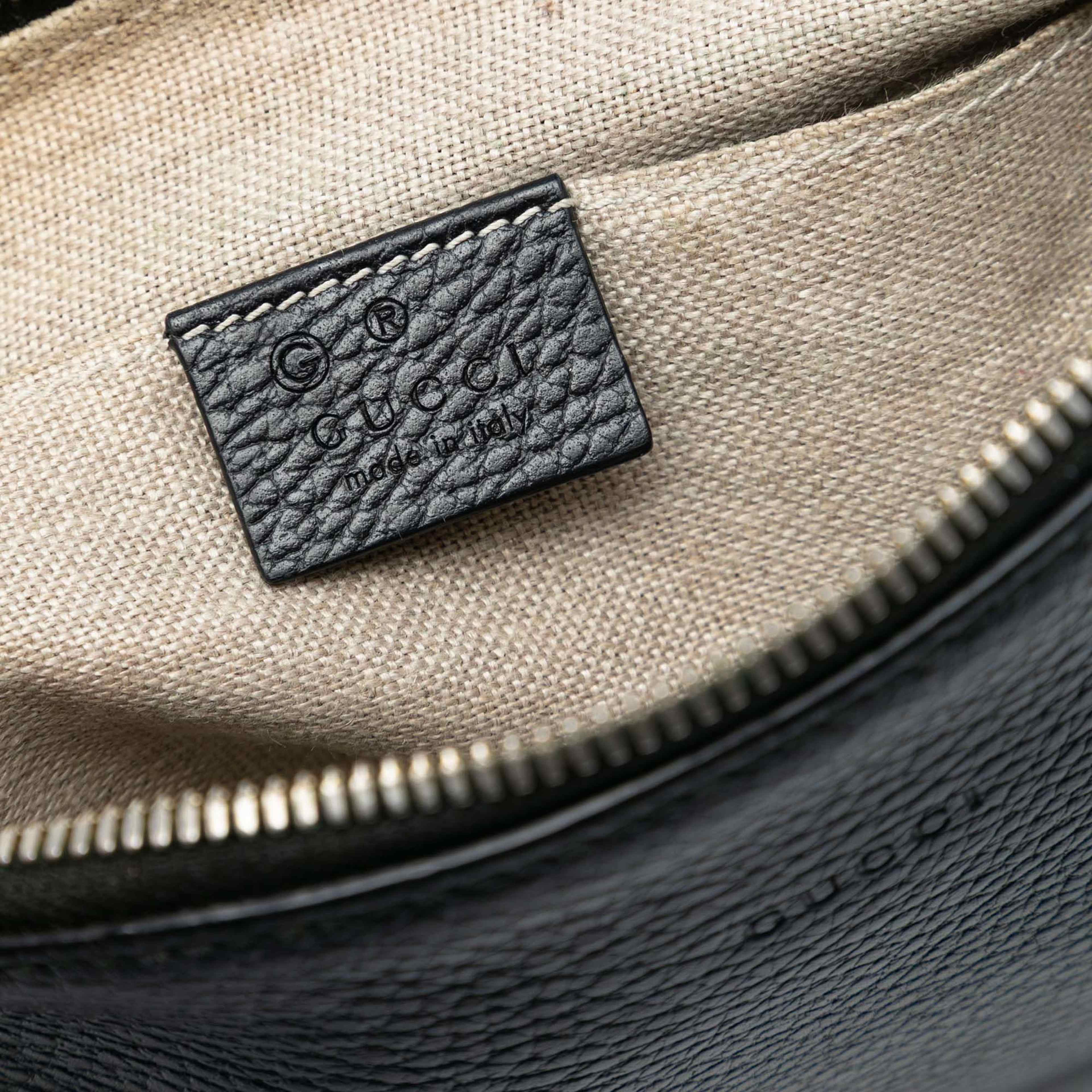 Gucci Calfskin Bamboo Clutch, från Luxclusif, i färgen black. Klicka för att öppna bilden i stort format