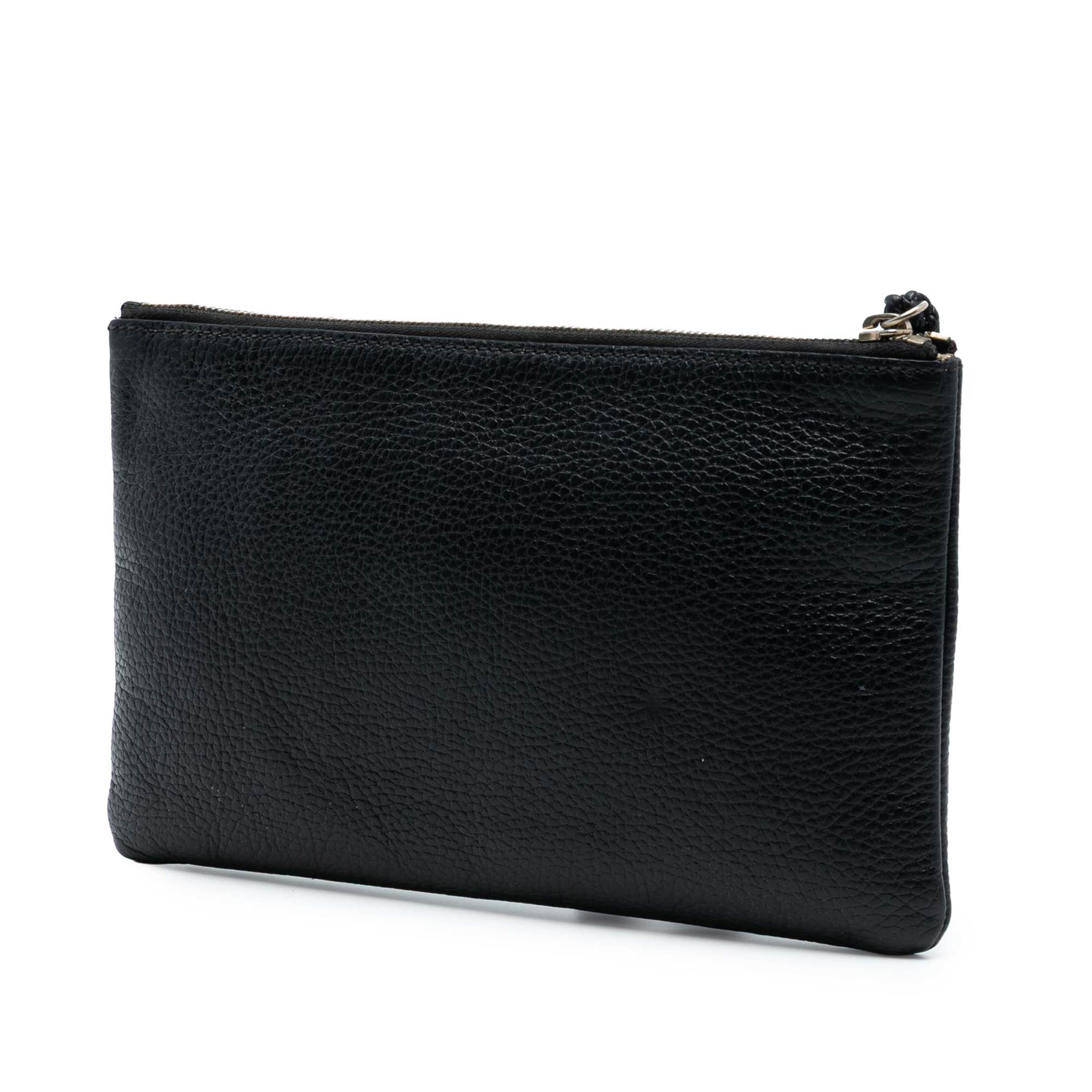 Gucci Calfskin Bamboo Clutch, från Luxclusif, i färgen black. Klicka för att öppna bilden i stort format