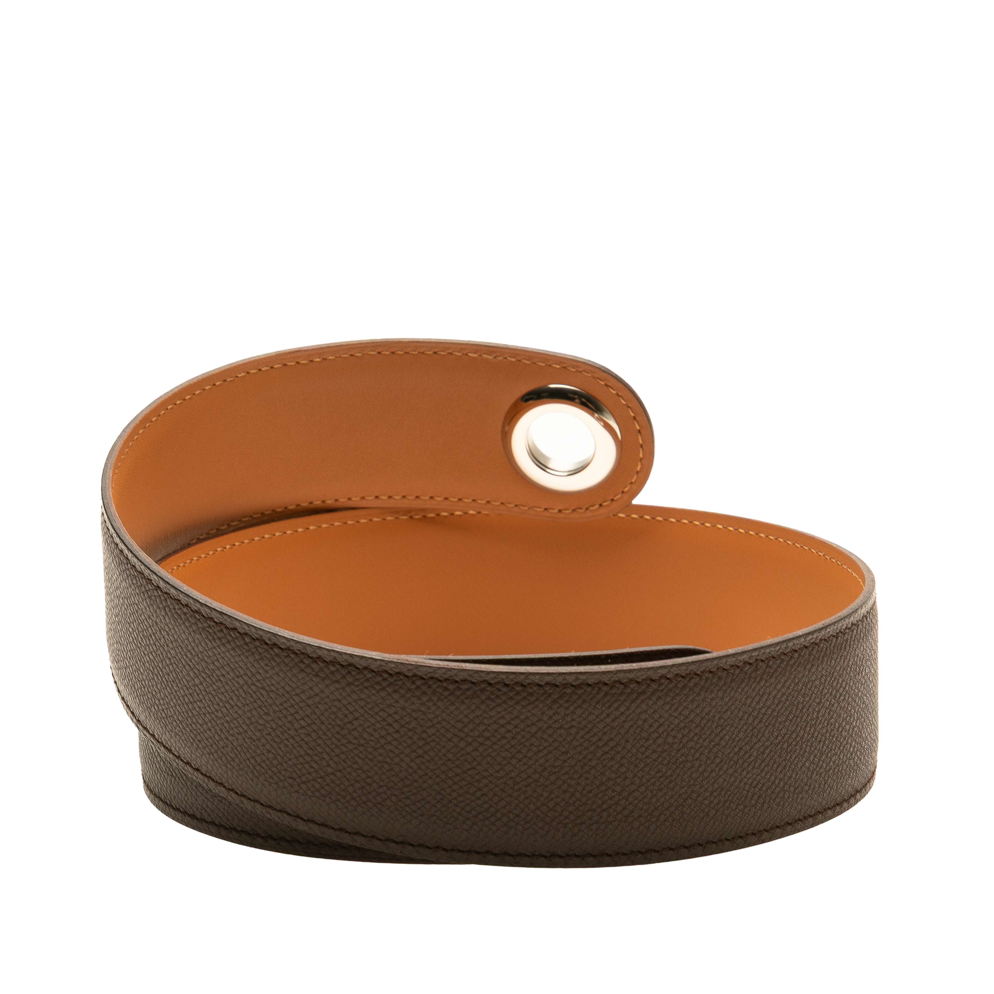 Hermès Epsom Kimono Belt Strap M, från Luxclusif, i färgen dark brown.