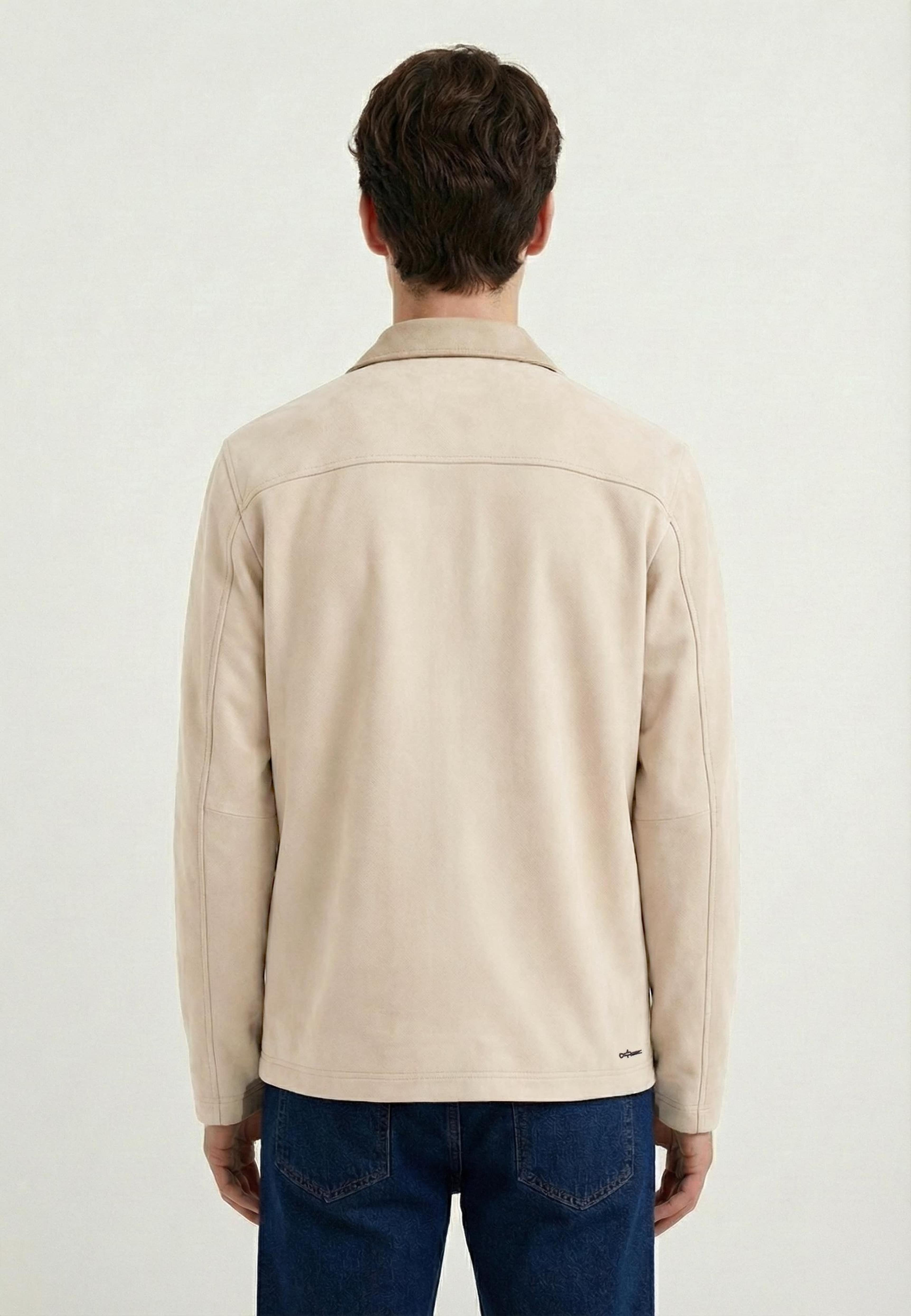 Neo Vegan Suede Overshirt 2.0, från Ciszere, i färgen beige. Klicka för att öppna bilden i stort format