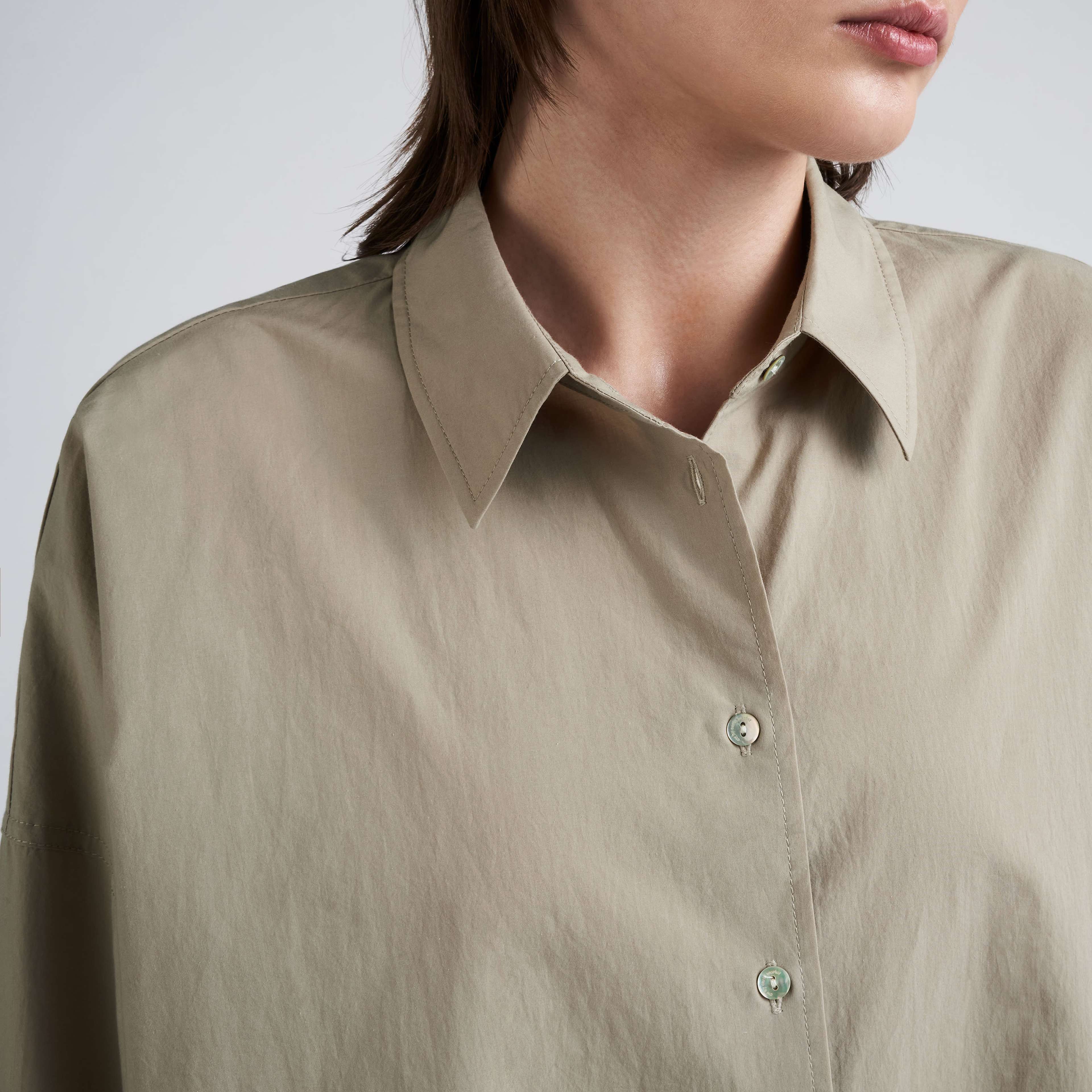 Bomullsskjorta oversize BYRON, från Carin Wester, i färgen Beige 2. Klicka för att öppna bilden i stort format