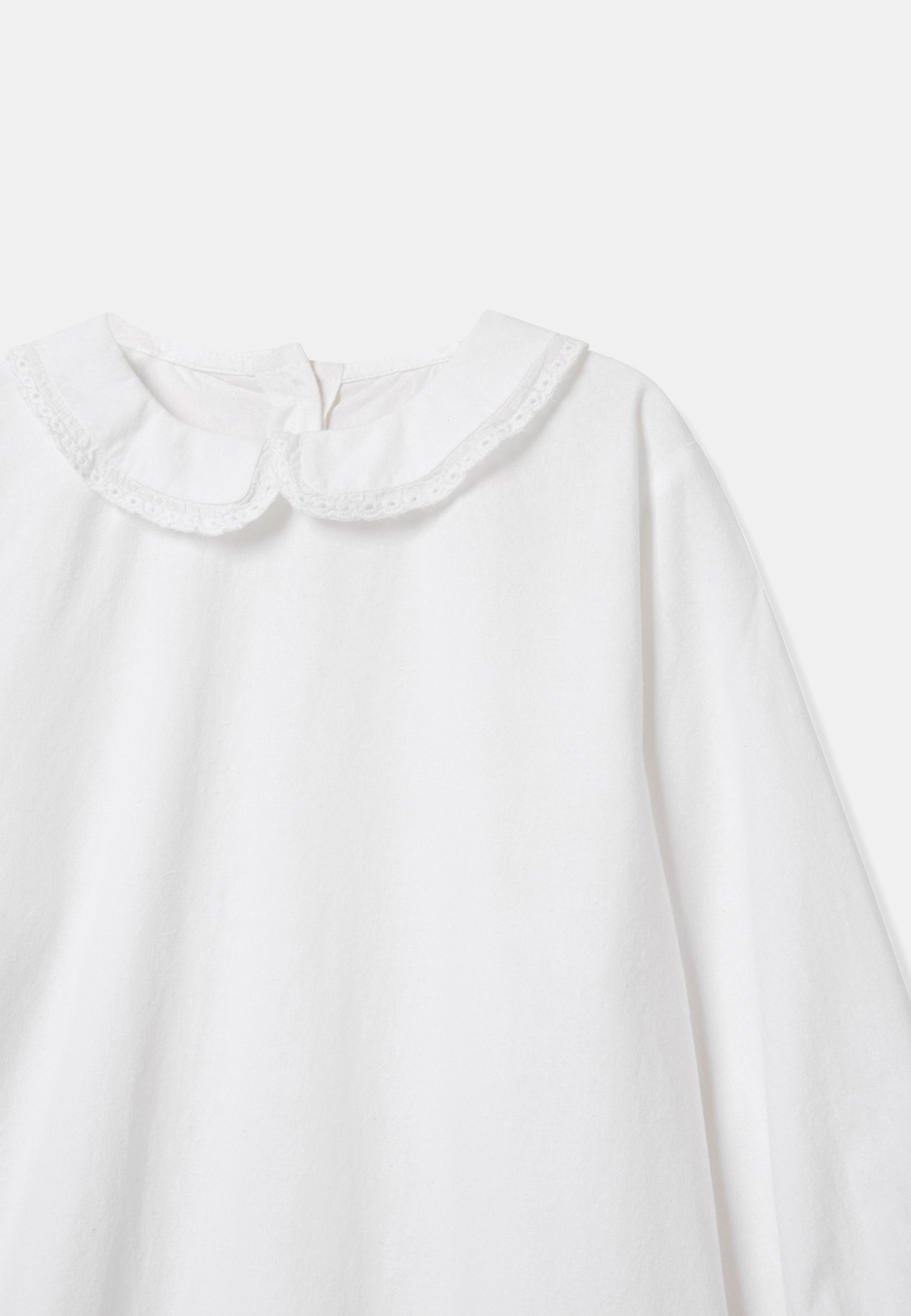 Lucialinne för barn, från Å KIDS, i färgen White. Klicka för att öppna bilden i stort format