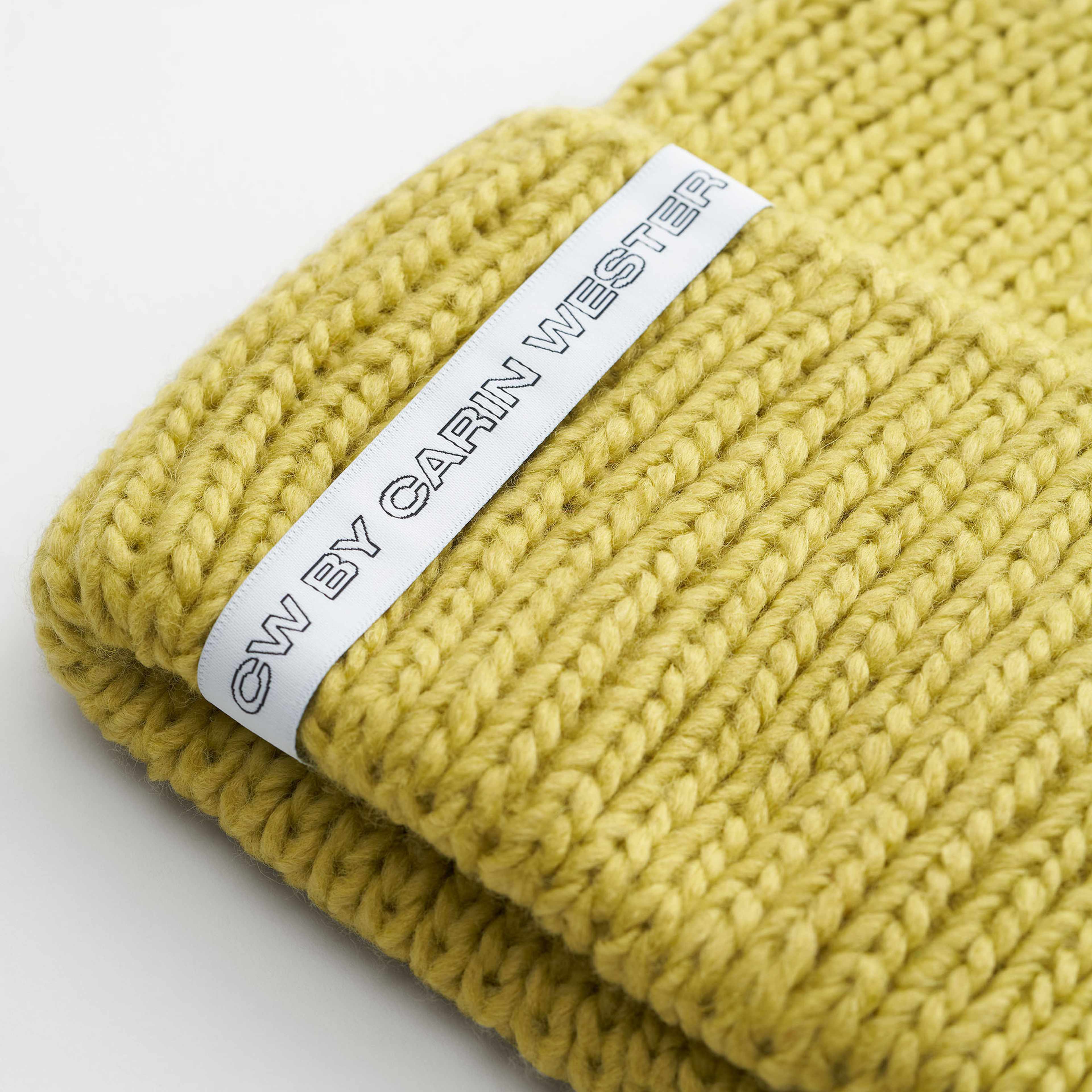 Ribbad beanie i ullmix, från Carin Wester, i färgen Green. Klicka för att öppna bilden i stort format