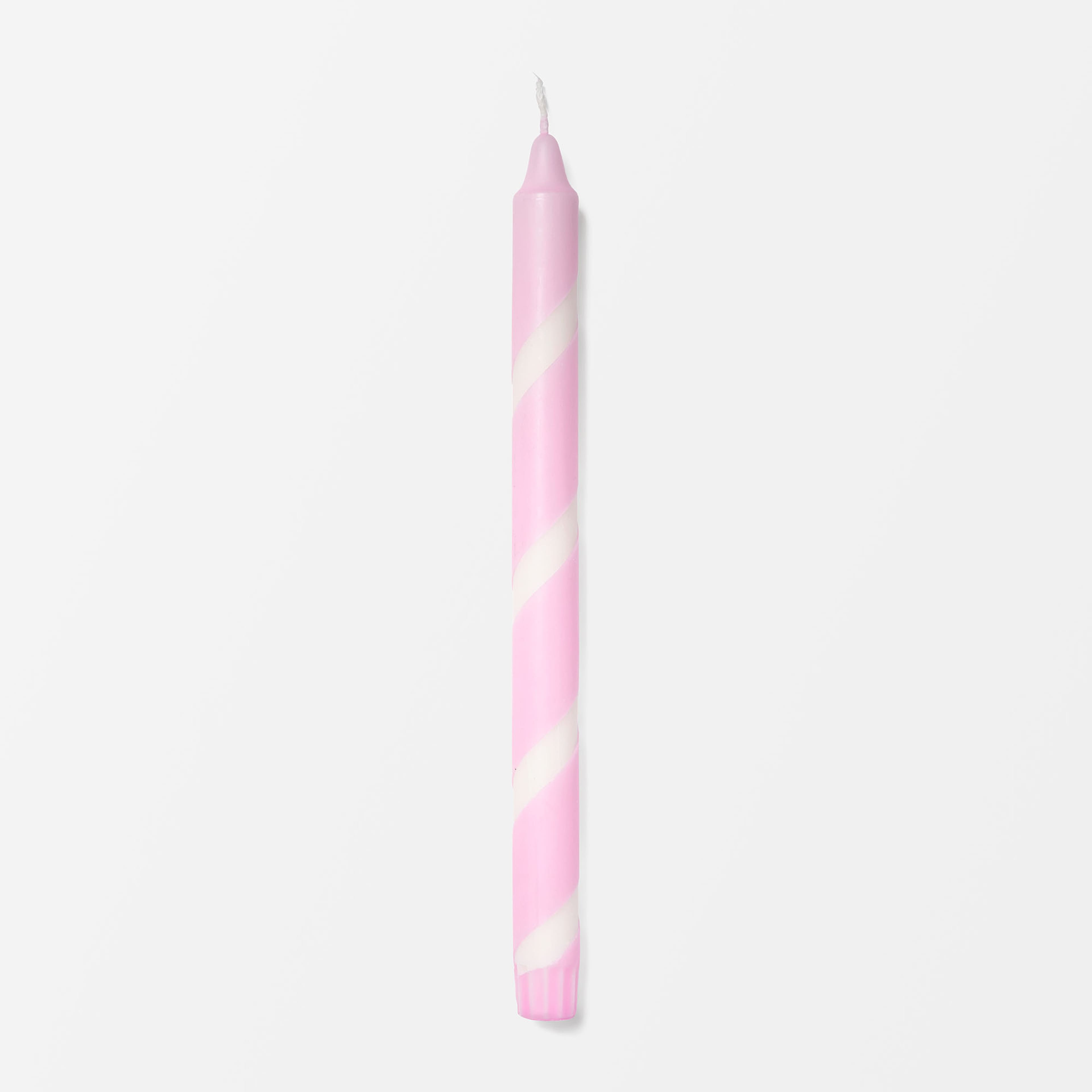 Stearinljus med twistat mönster SPIRELLO 4-pack, från Designtorget, i färgen Light Pink. Klicka för att öppna bilden i stort format