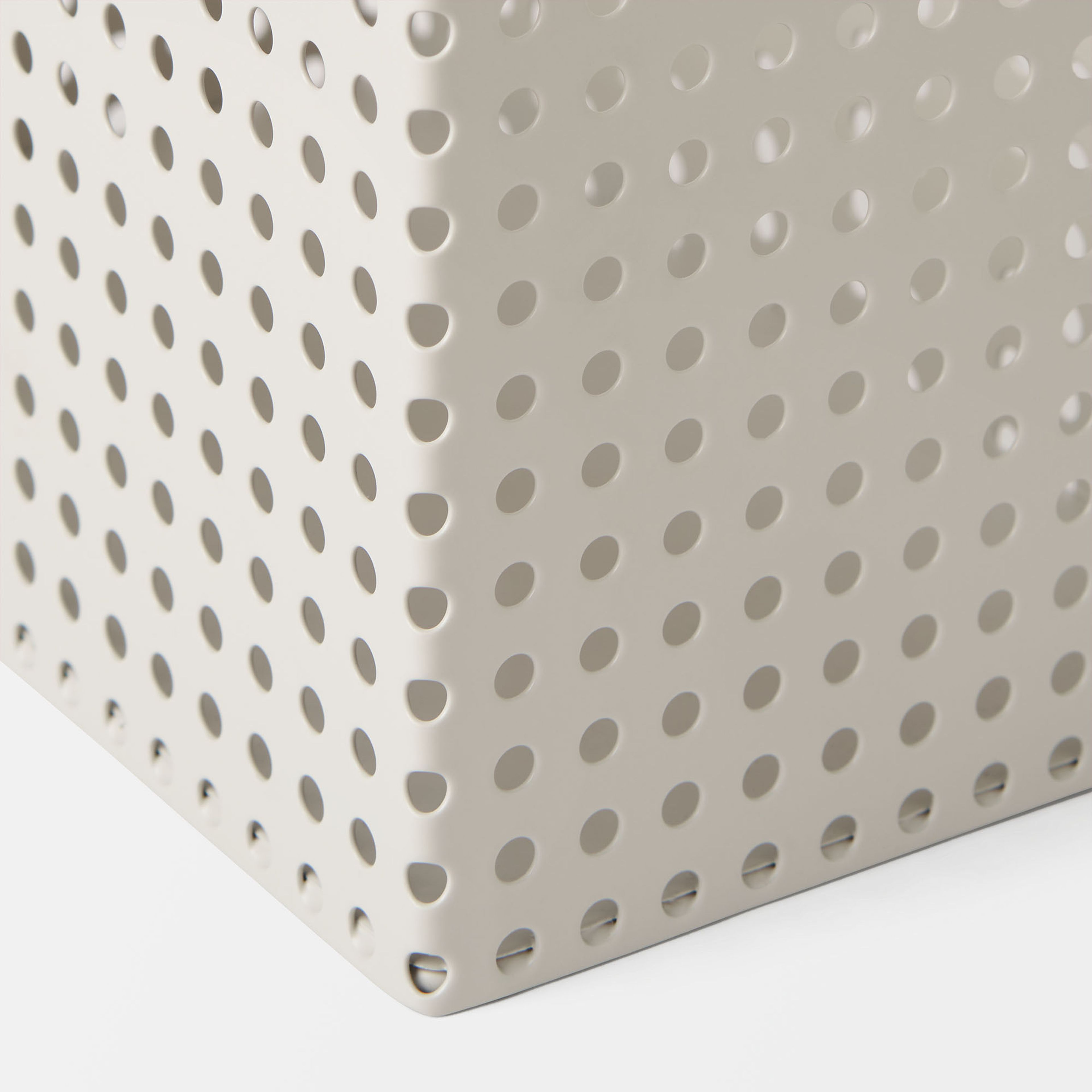 Förvaringsbox i plåt 20x12 cm, från Åhléns Home, i färgen Beige. Klicka för att öppna bilden i stort format