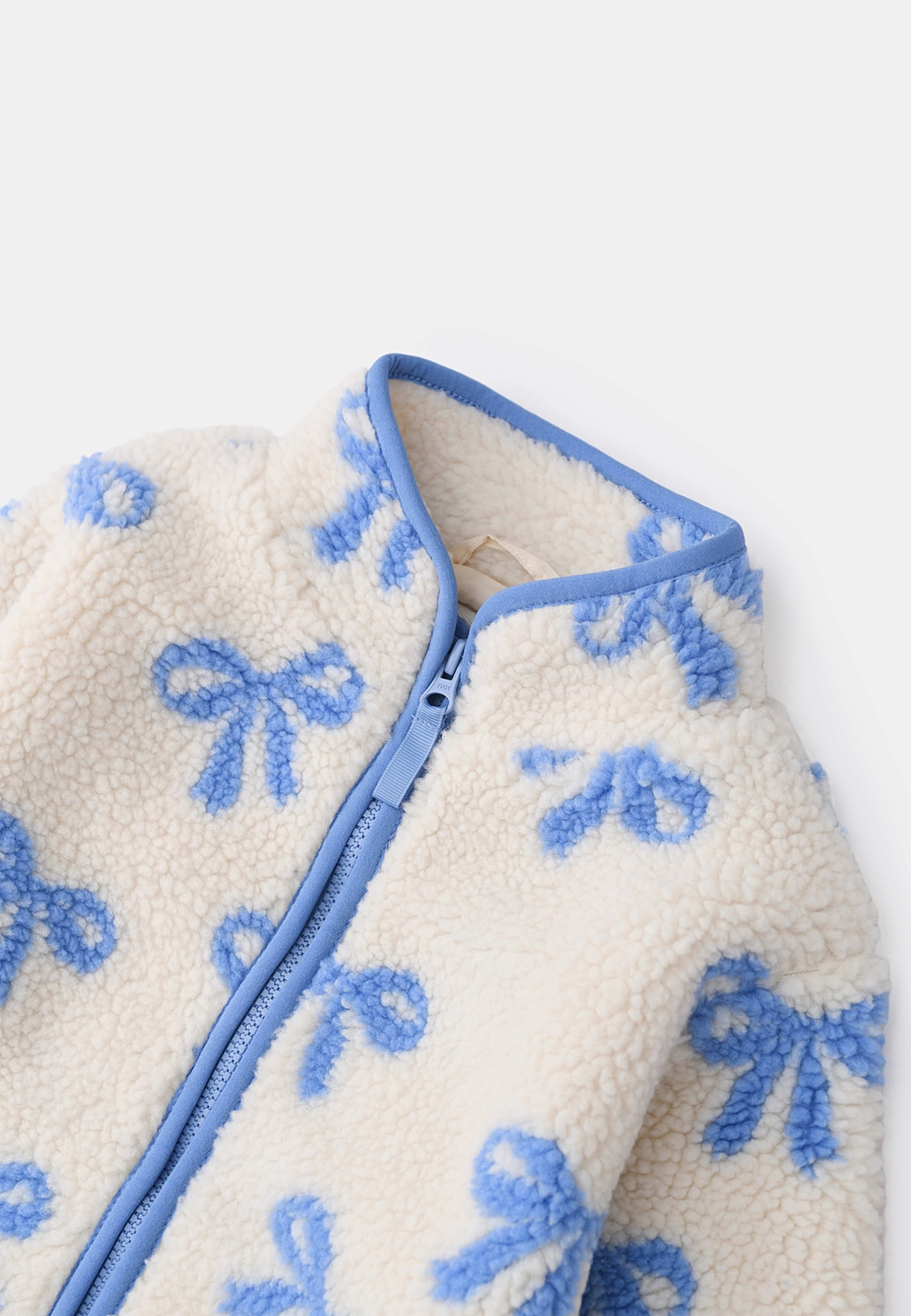 Fleecejacka CLAY, från RIKIKI, i färgen Blue. Klicka för att öppna bilden i stort format