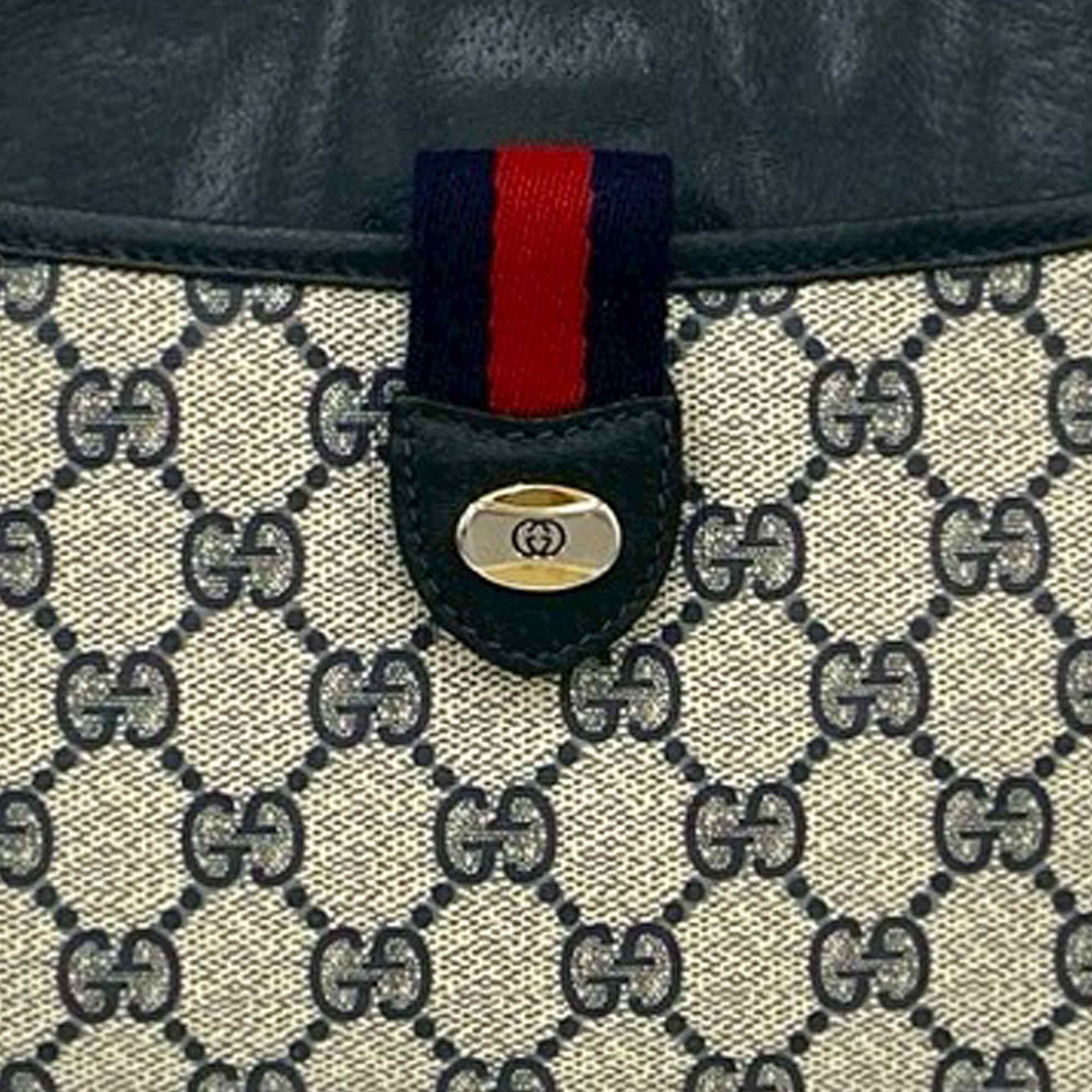 Gucci Gg Supreme Web Crossbody, från Luxclusif, i färgen beige. Klicka för att öppna bilden i stort format