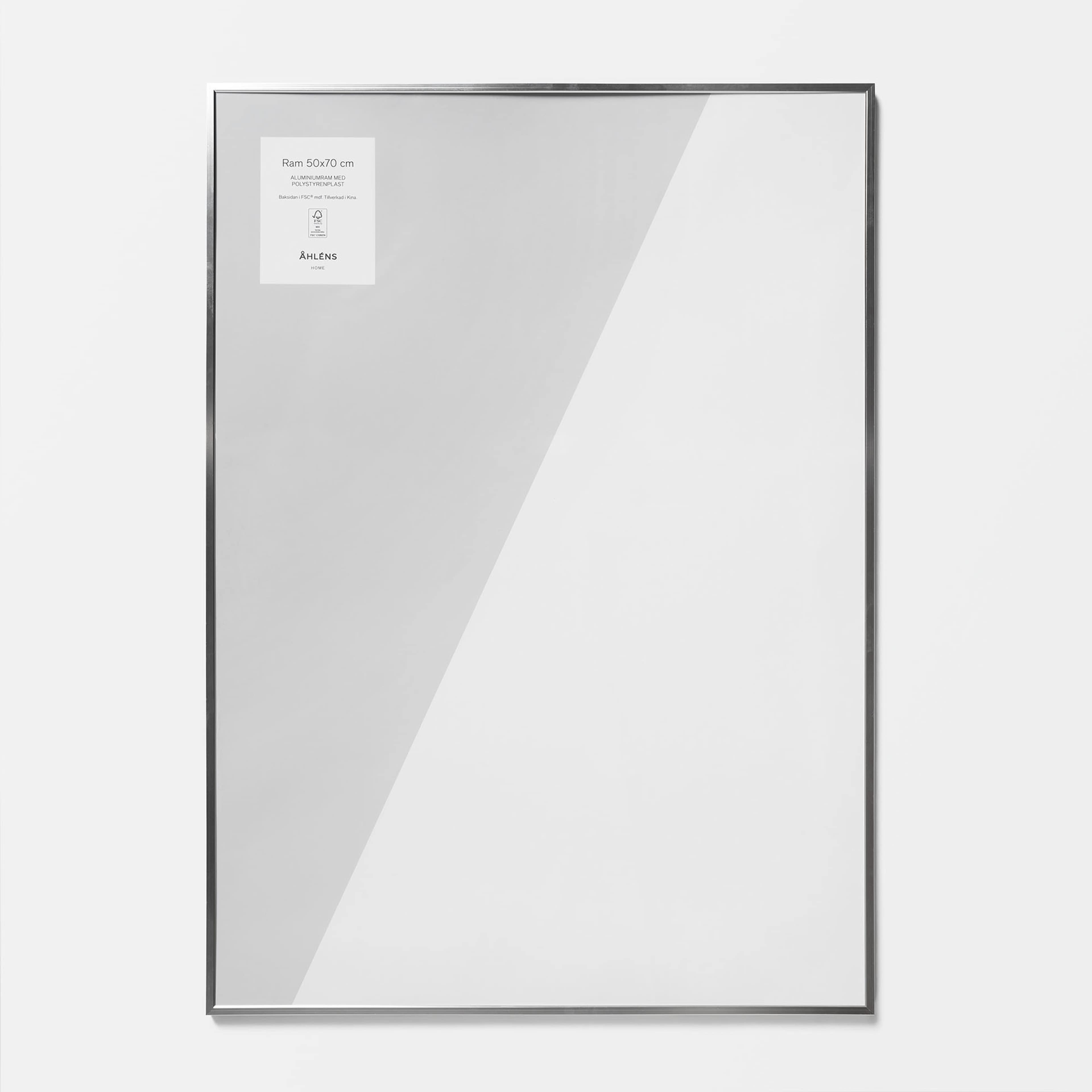 Ram i metall 50x70 cm, från Åhléns Home, i färgen Silver. Klicka för att öppna bilden i stort format