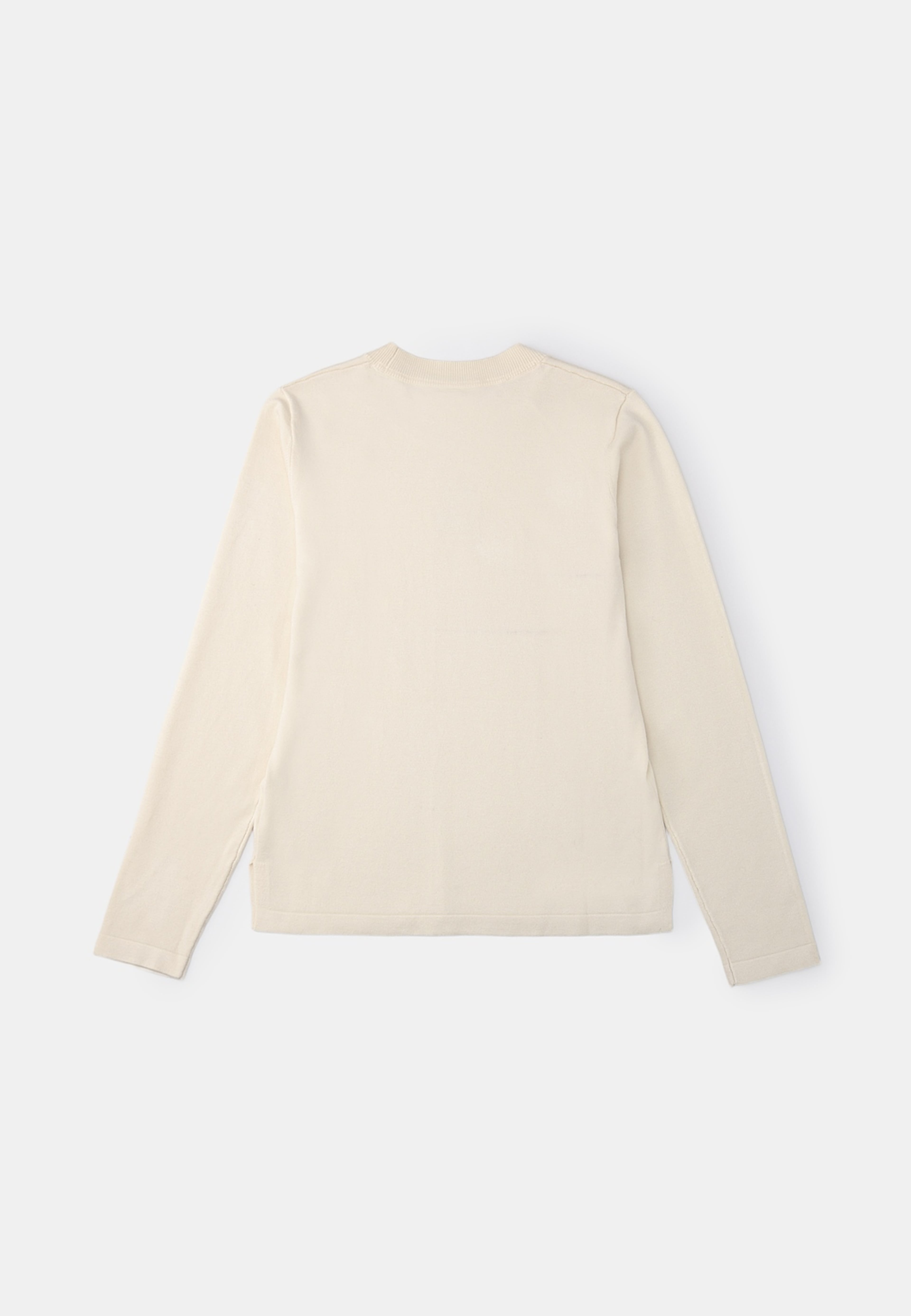 Stickad tröja ASTRID, från Å WOMAN, i färgen Creme. Klicka för att öppna bilden i stort format