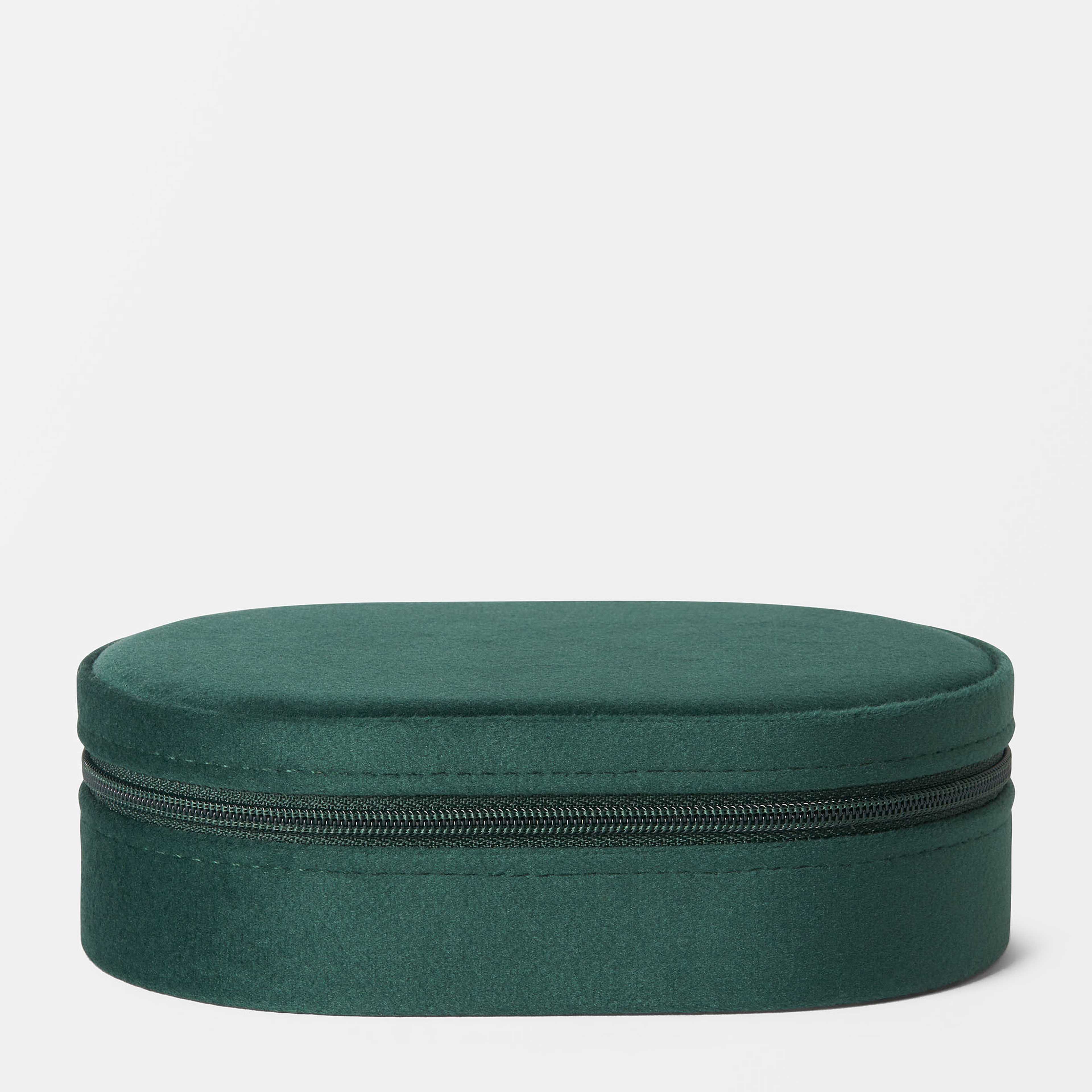 Smyckeskrin med dragkedja JUDITH, från Åhléns Home, i färgen Dark Green. Klicka för att öppna bilden i stort format