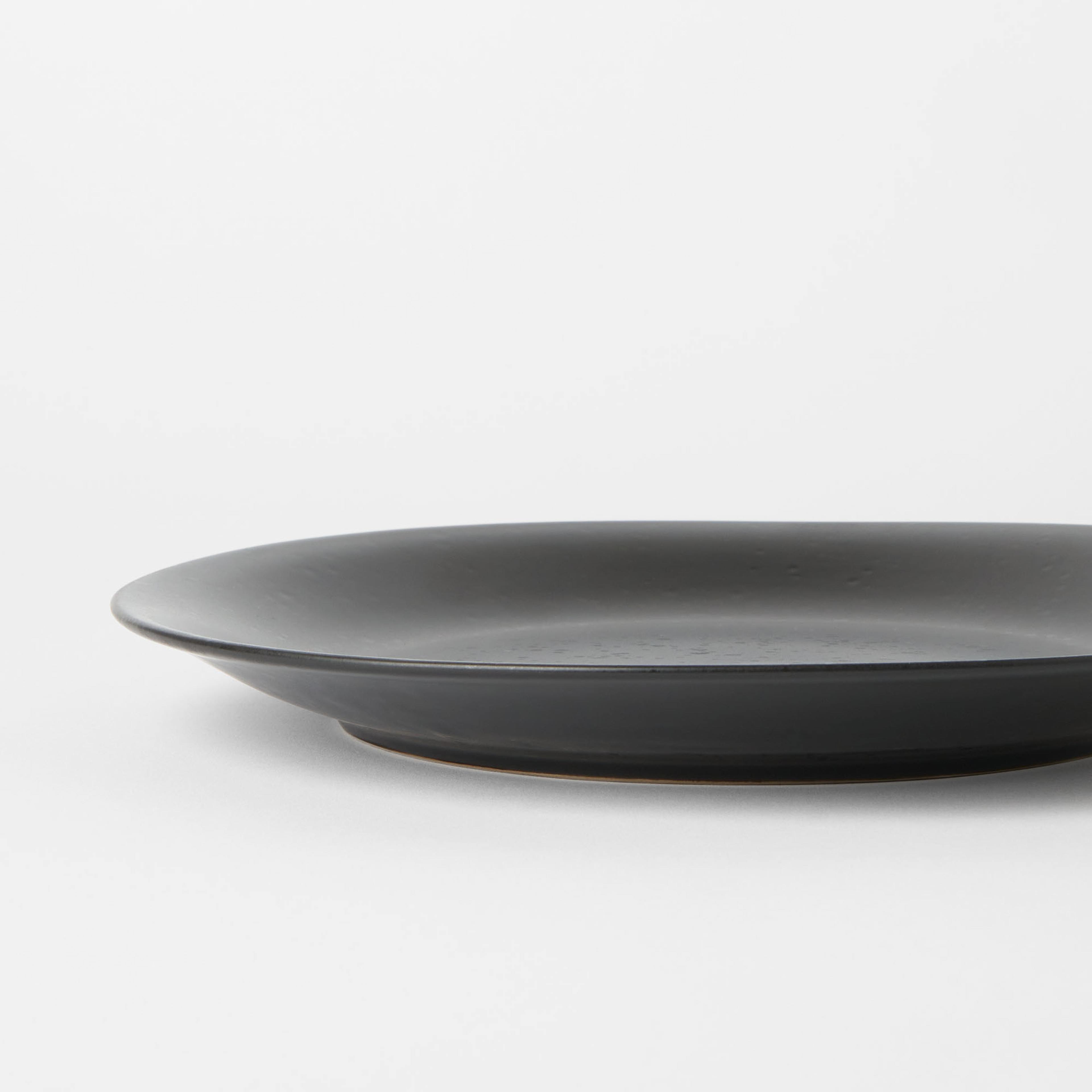 Tallrik i stengods NORA 24,9 cm