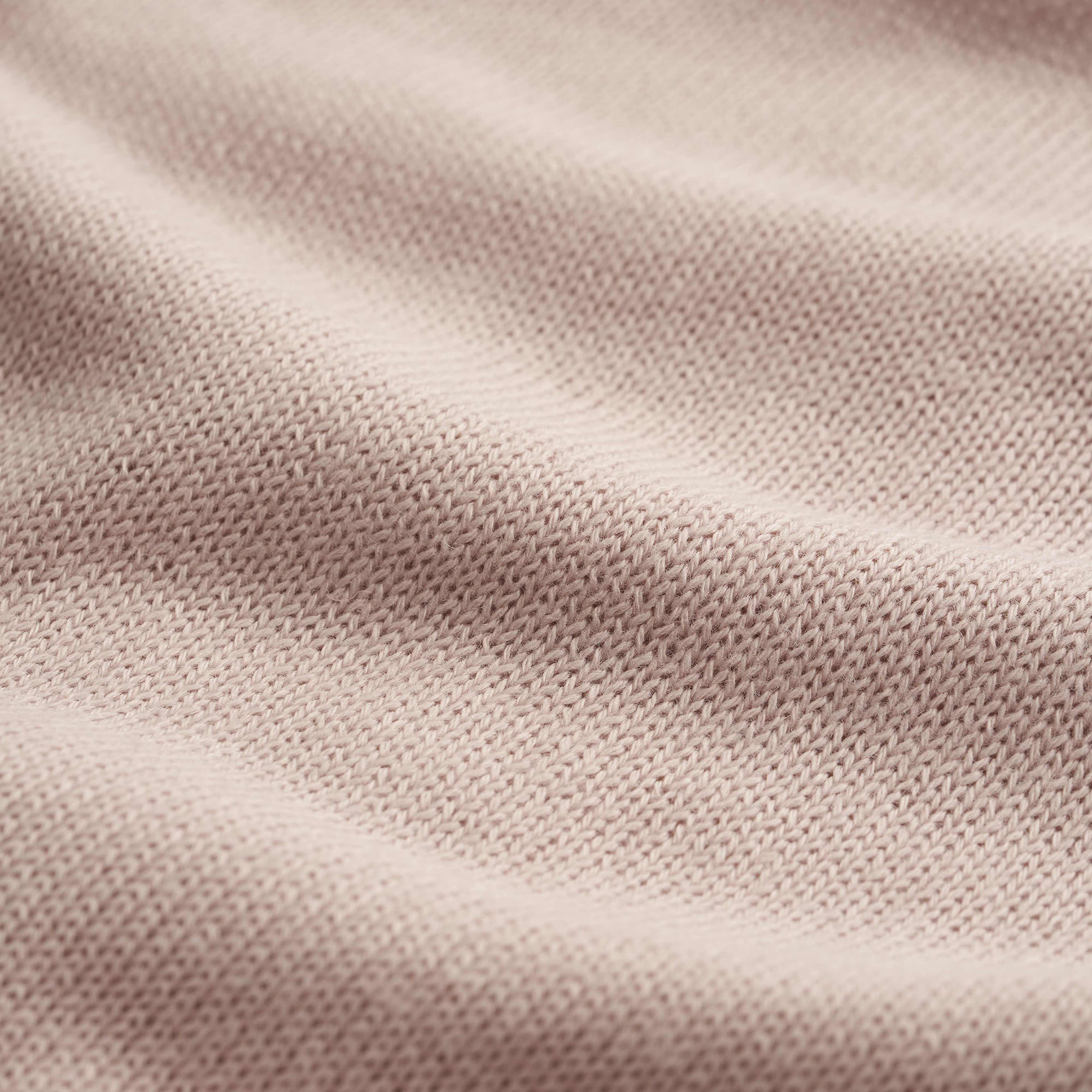 Poncho REGINA, från Å WOMAN, i färgen Dusty Pink. Klicka för att öppna bilden i stort format