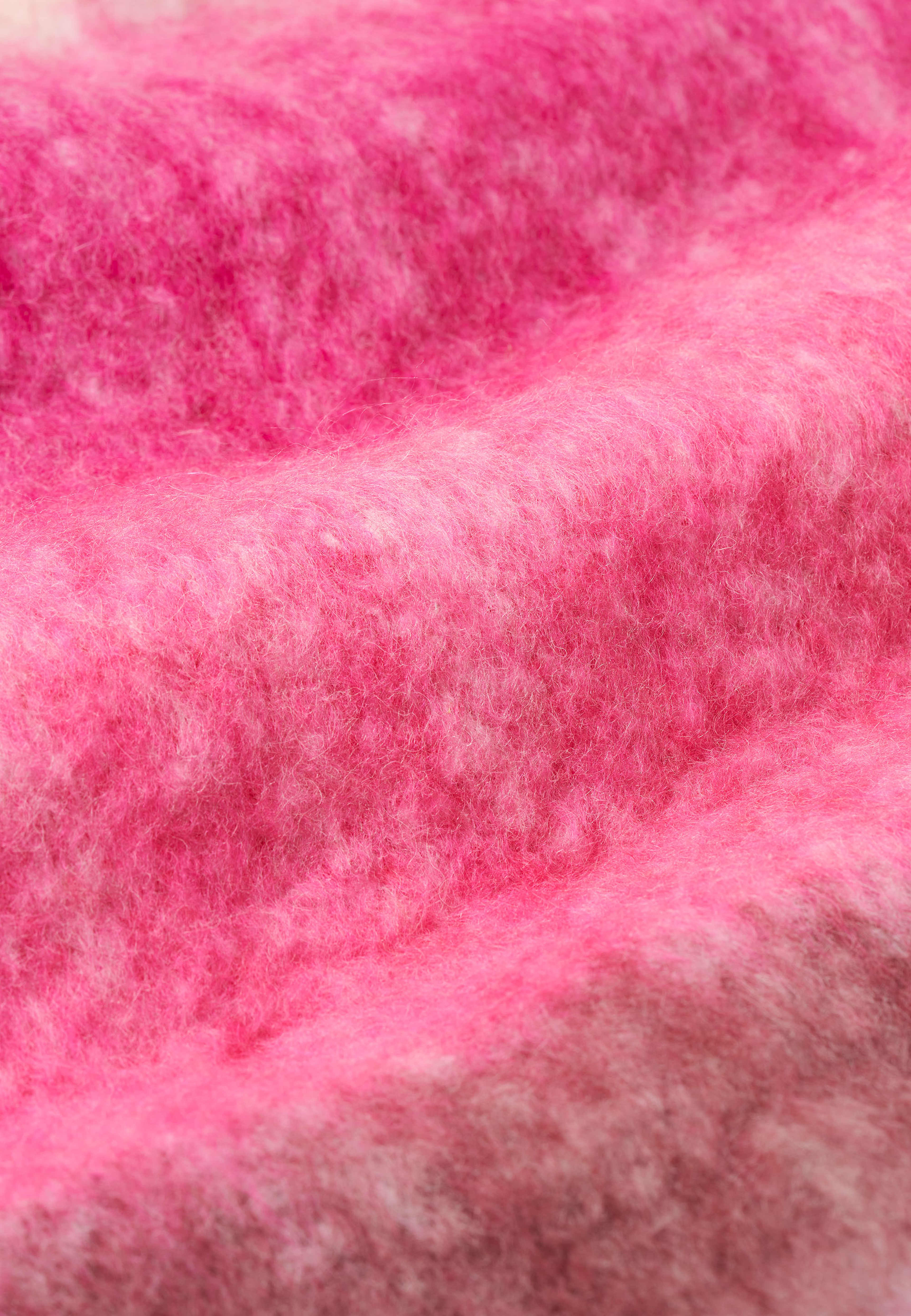 Randigt kuddfodral i ullmix WOLFIE 50x50 cm, från Åhléns Home, i färgen Multi Pink. Klicka för att öppna bilden i stort format