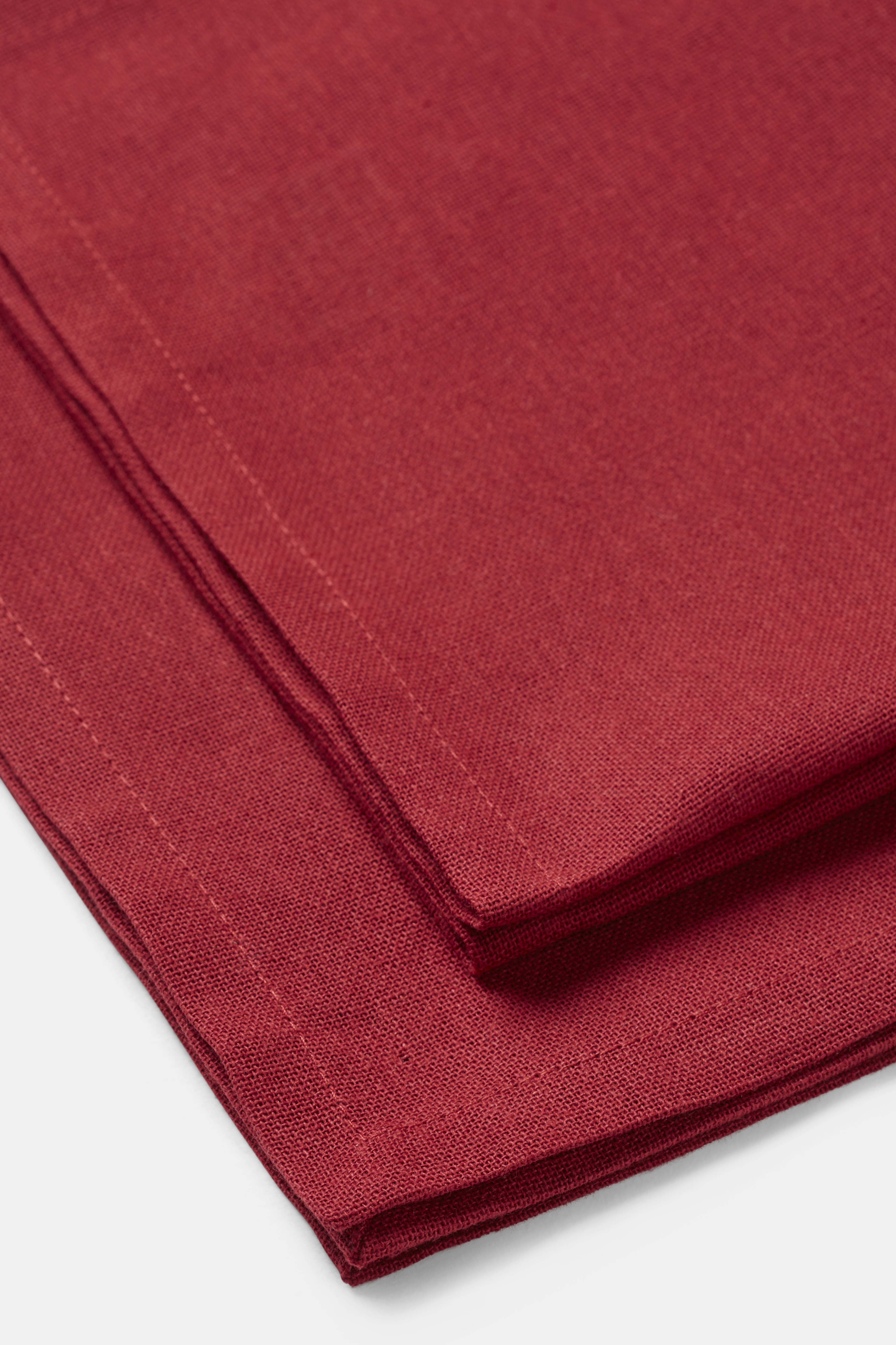 Bomullsservett MIKA, 2-pack, från Åhléns Home, i färgen Red. Klicka för att öppna bilden i stort format