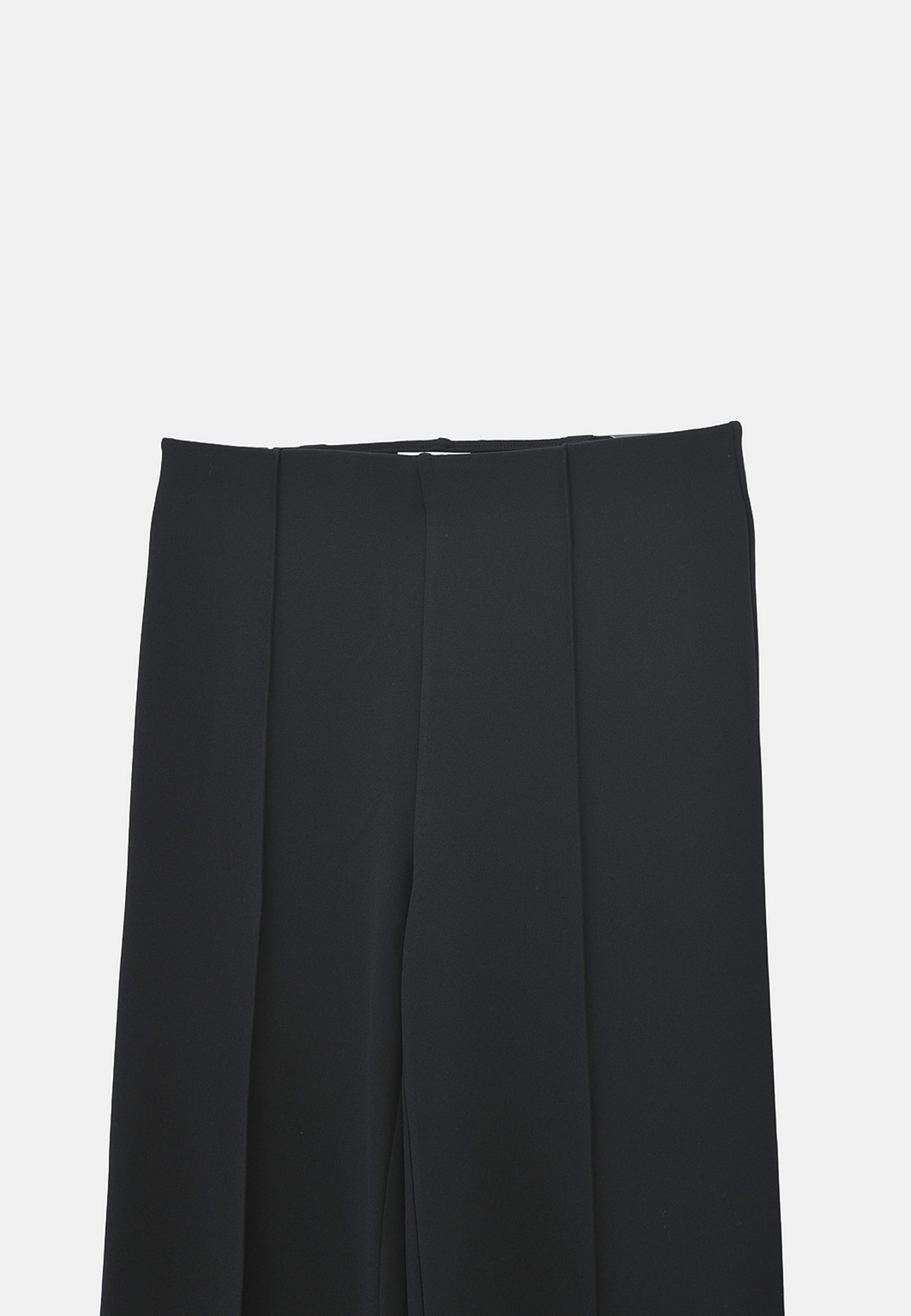 Raka byxor med pressveck BOLZANO, från Carin Wester, i färgen Black. Klicka för att öppna bilden i stort format