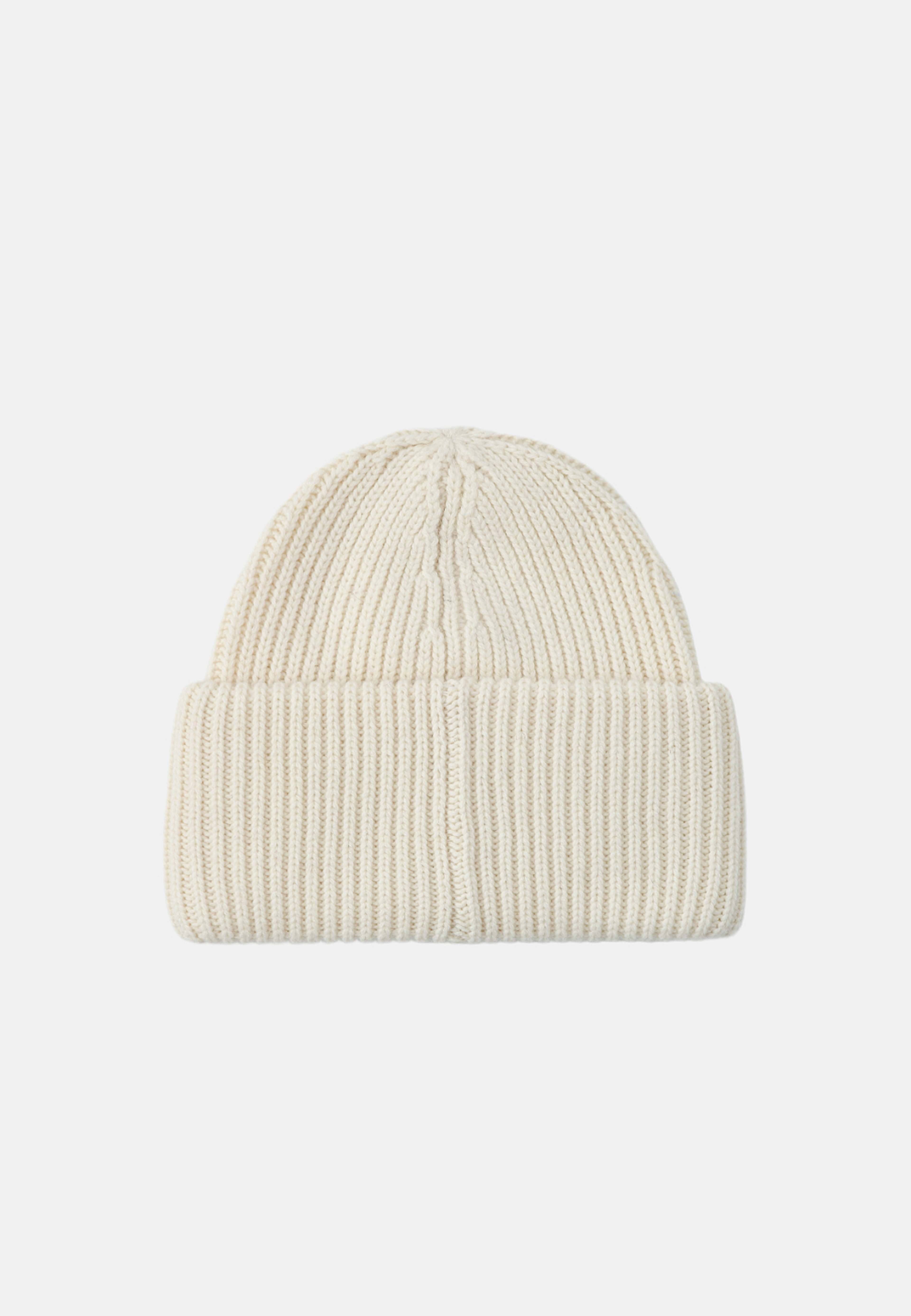 Mössa i ull EDITH, från Carin Wester, i färgen Off White. Klicka för att öppna bilden i stort format