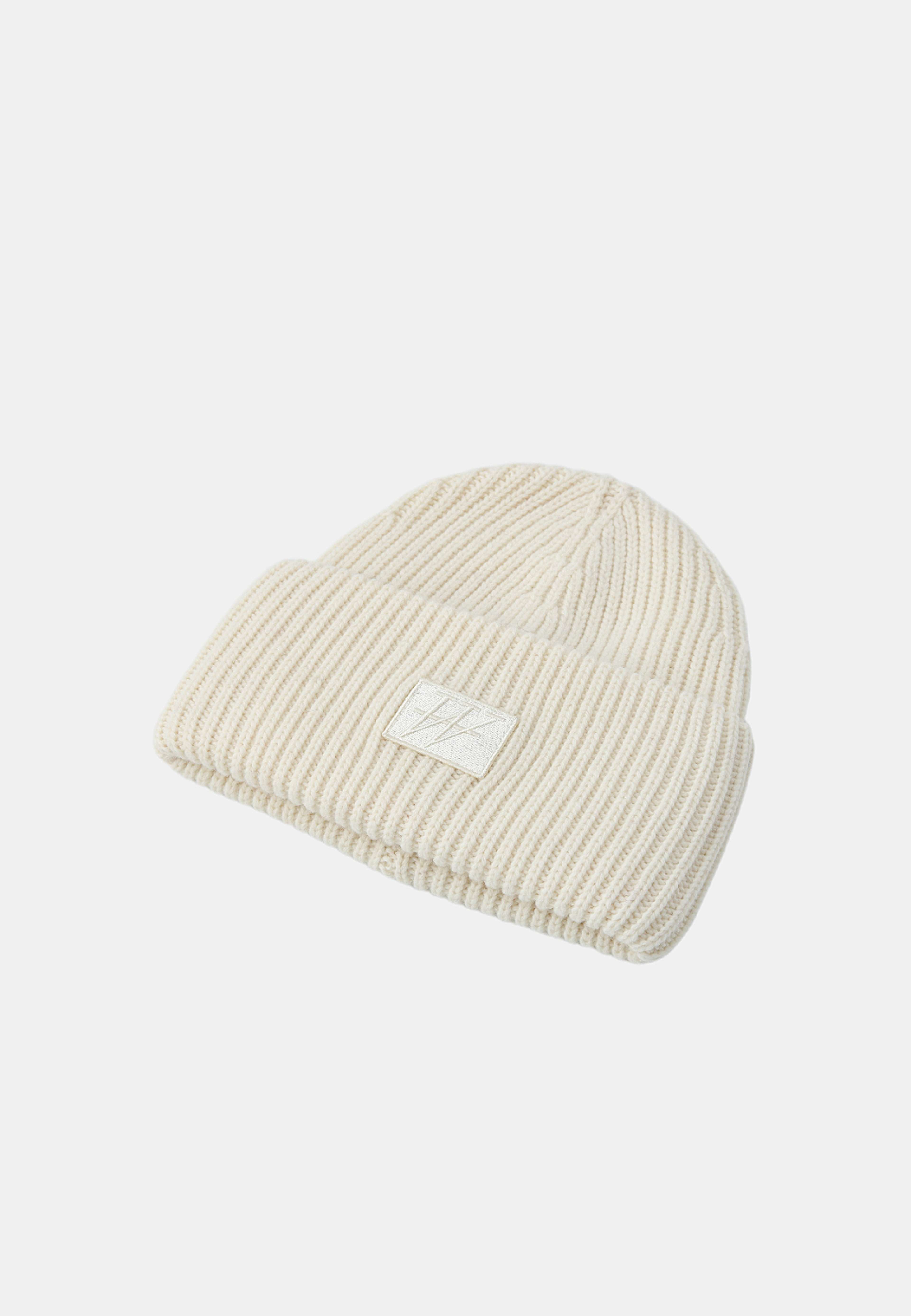 Mössa i ull EDITH, från Carin Wester, i färgen Off White. Klicka för att öppna bilden i stort format