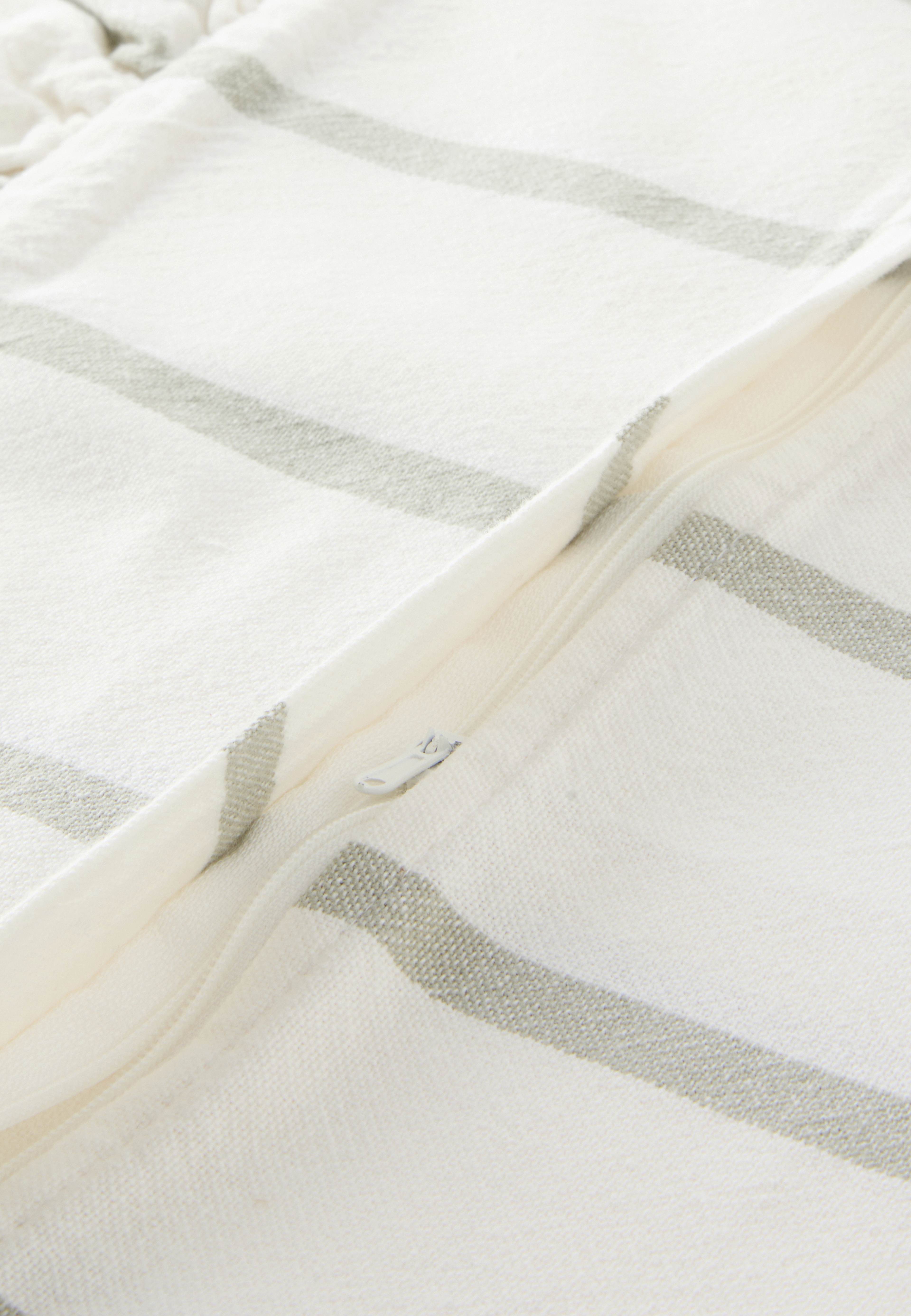 Kuddfodral med volang EMMA 50x50 cm