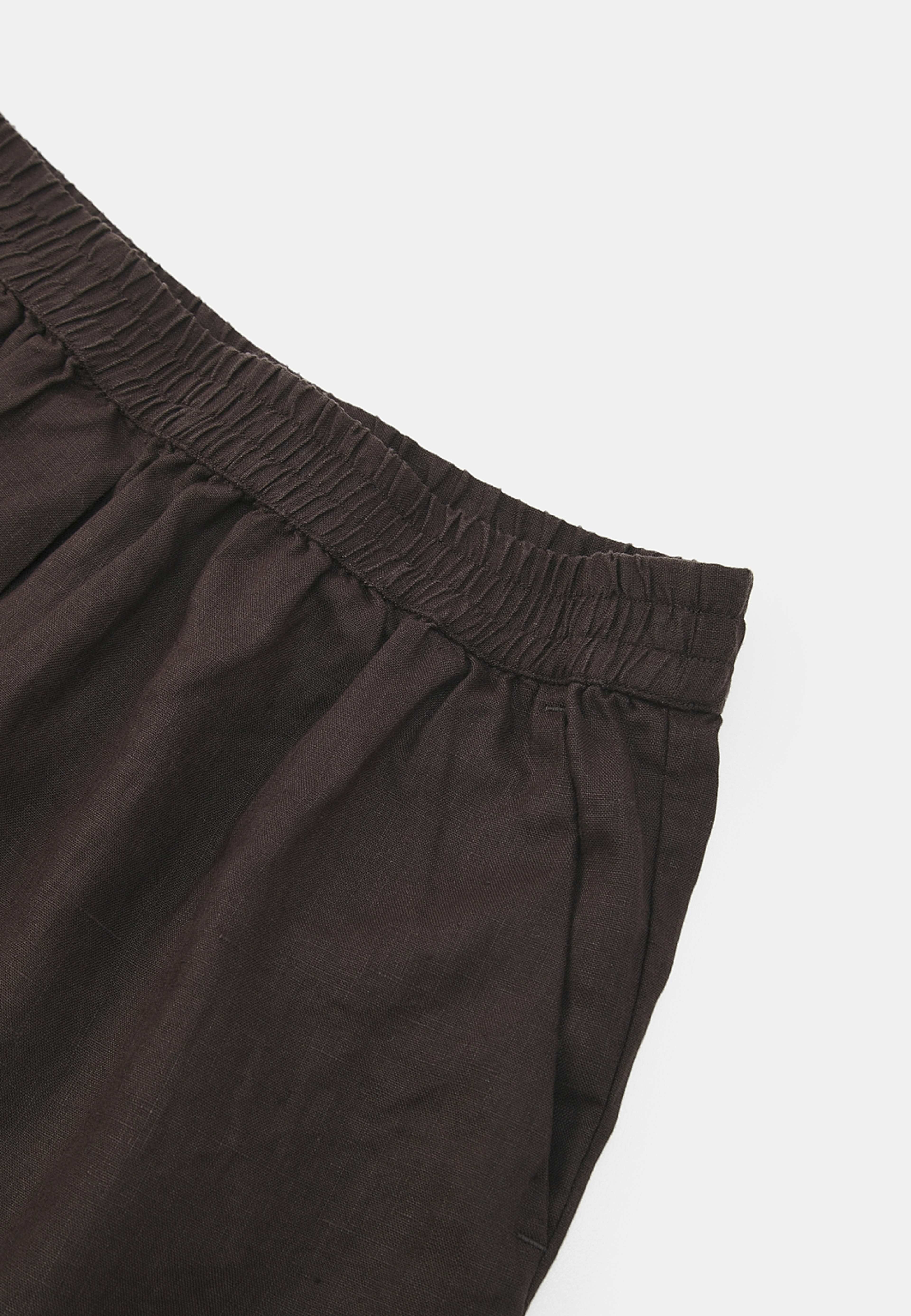 Linneshorts IMOGENE, från Wera, i färgen Brown. Klicka för att öppna bilden i stort format