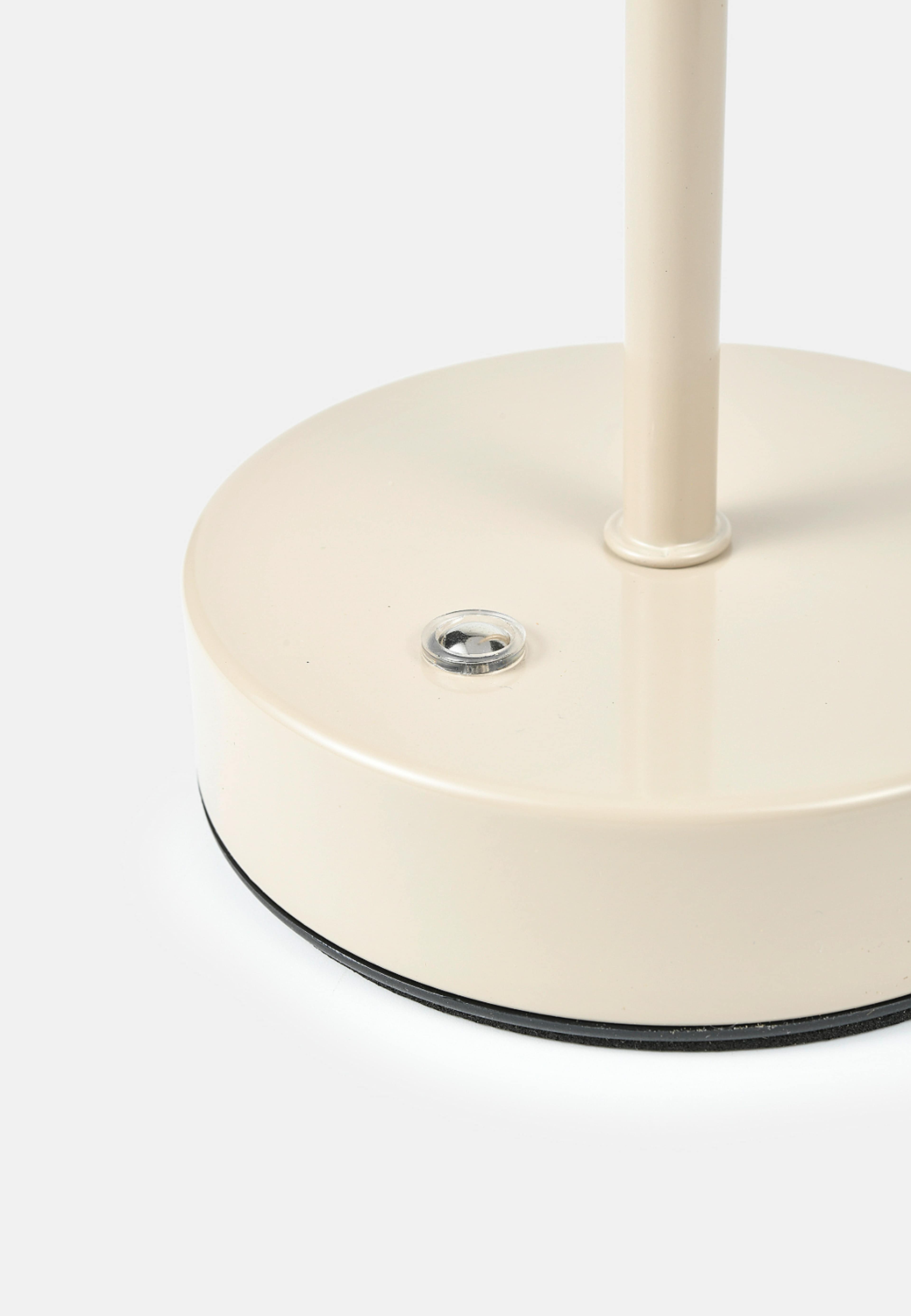 Uppladdningsbar dimbar bordslampa LOVA, från Åhléns Home, i färgen Beige. Klicka för att öppna bilden i stort format
