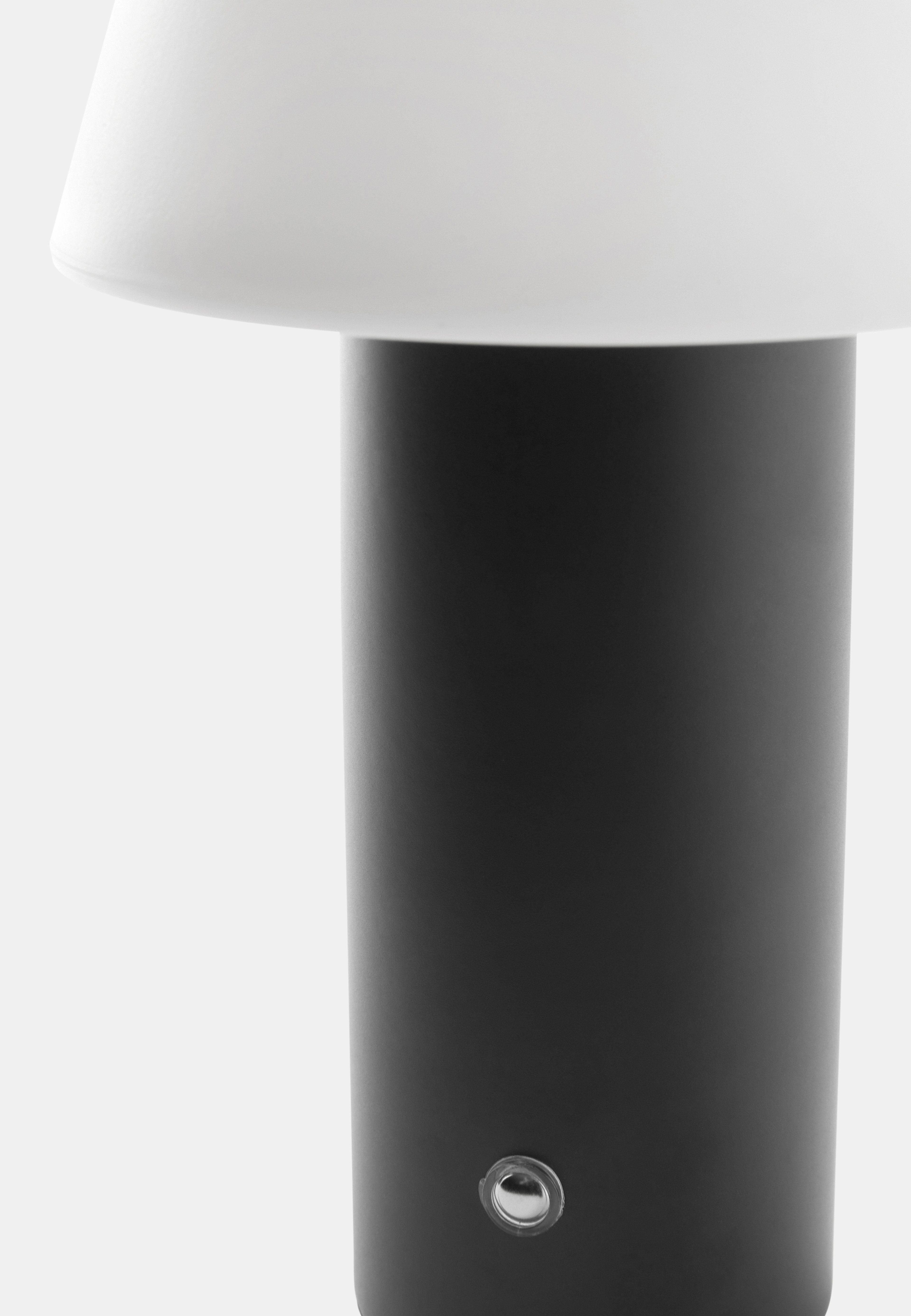 Uppladdningsbar lampa för utomhusbruk