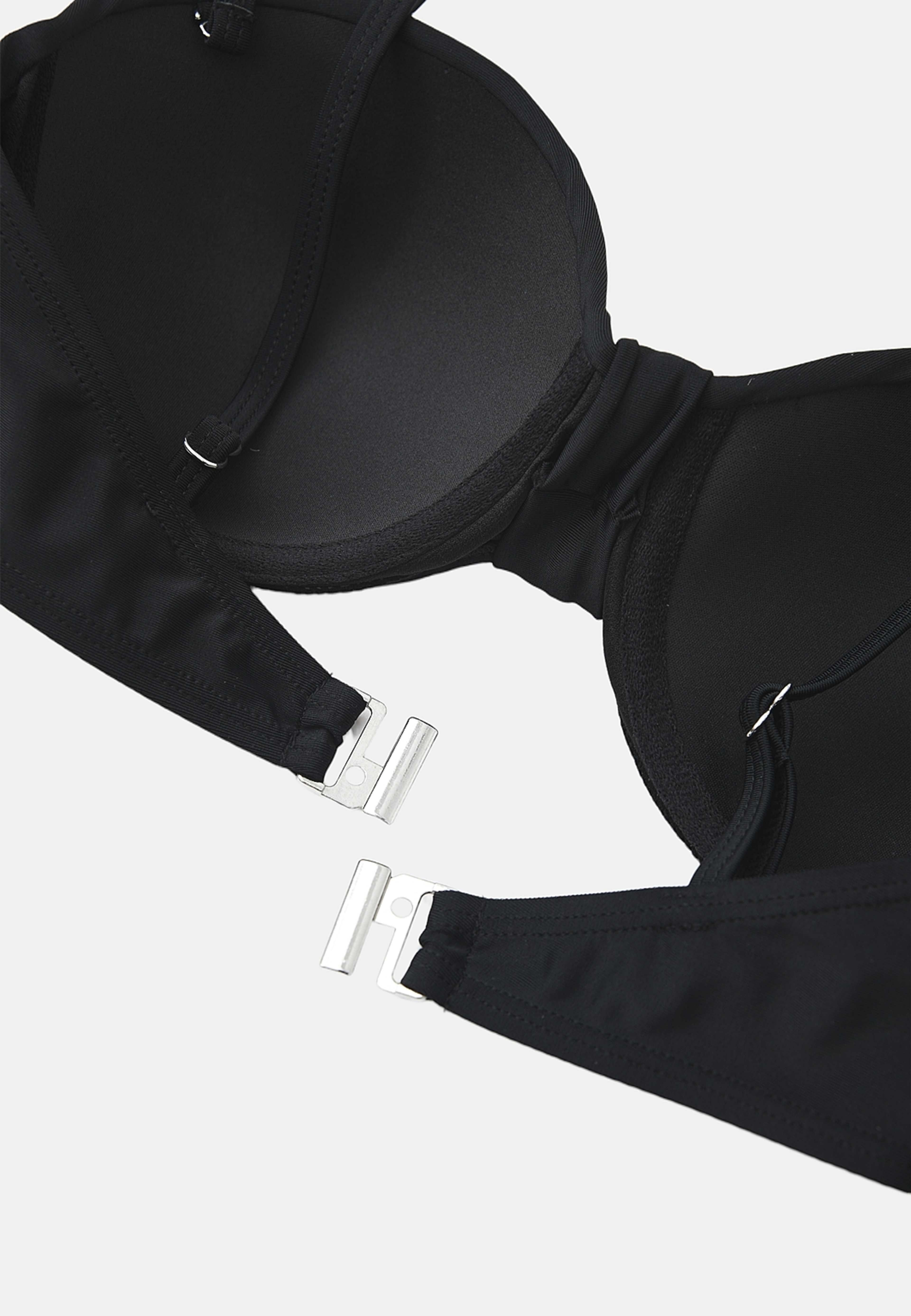 Vadderad bikinitopp MARTINA, från Å WOMAN, i färgen Black. Klicka för att öppna bilden i stort format