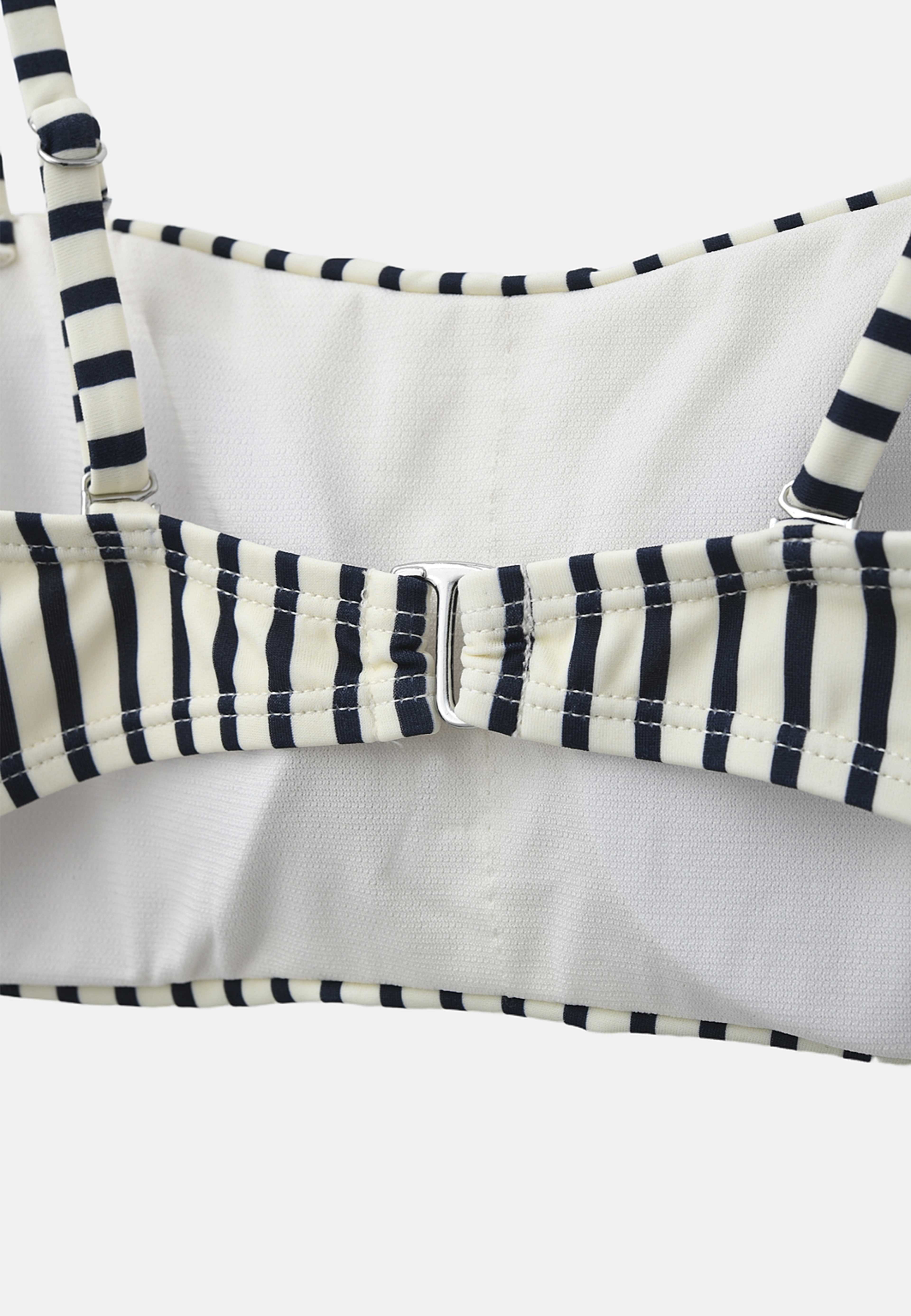 Bikinitopp bandeau MAJA, från Å WOMAN, i färgen Navy Stripe. Klicka för att öppna bilden i stort format