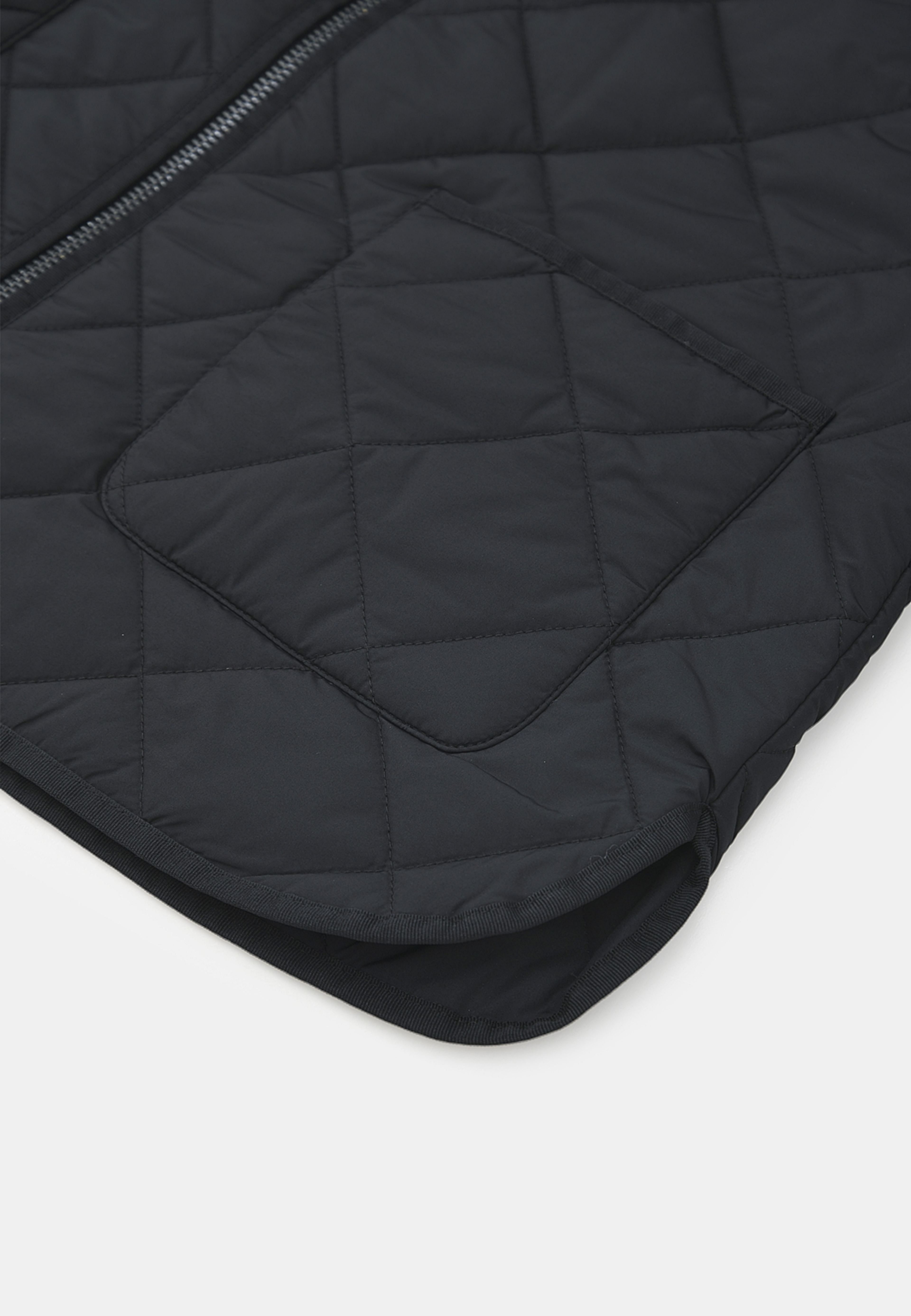 Quiltad jacka REGINE, från Carin Wester, i färgen Black. Klicka för att öppna bilden i stort format