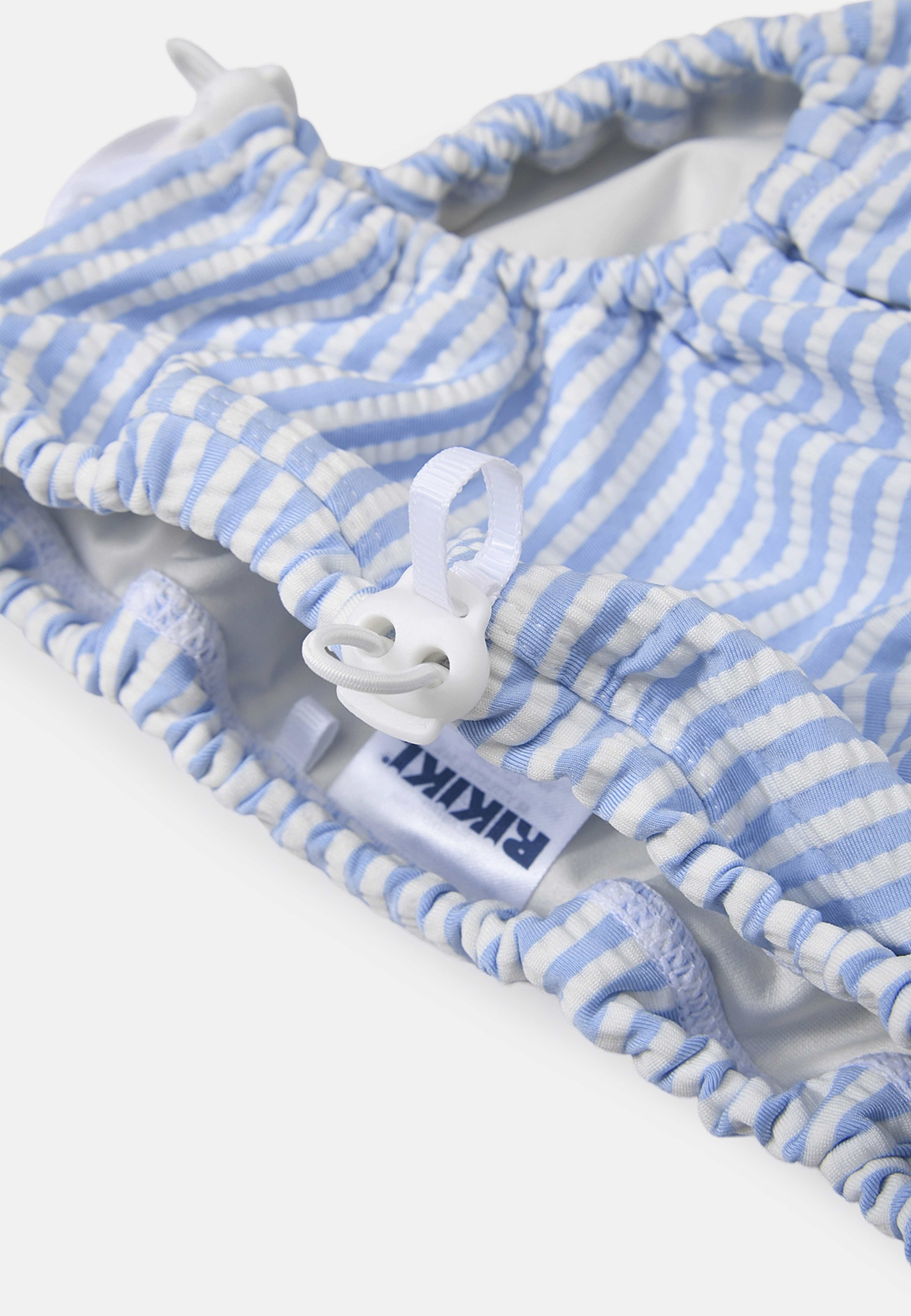 Badblöja med UV-skydd HOLLIES, från RIKIKI, i färgen Blue Stripe. Klicka för att öppna bilden i stort format