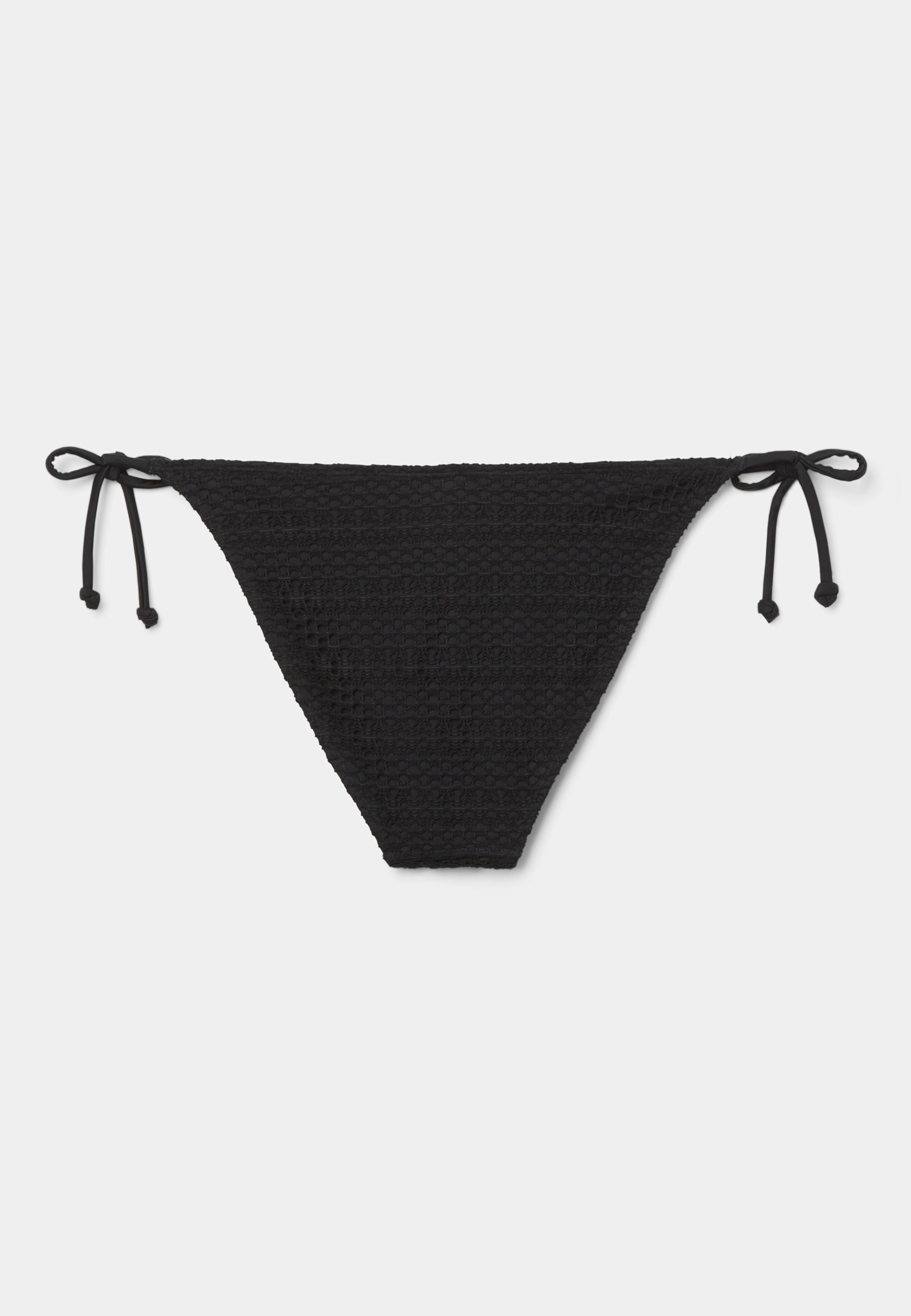 Virkad bikinitrosa med knytband DAISY