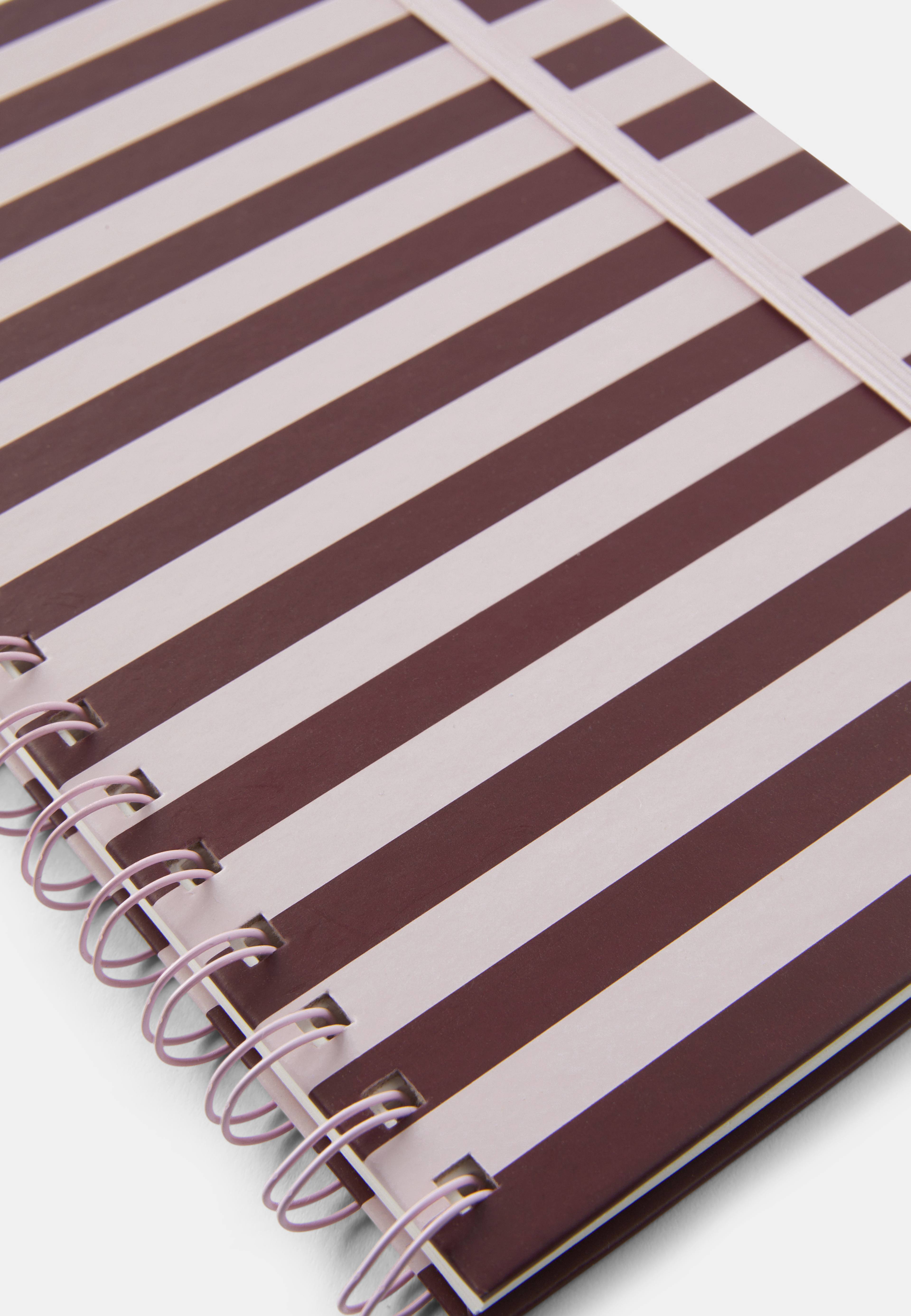 Linjerad anteckningsbok KIT STRIPE A5