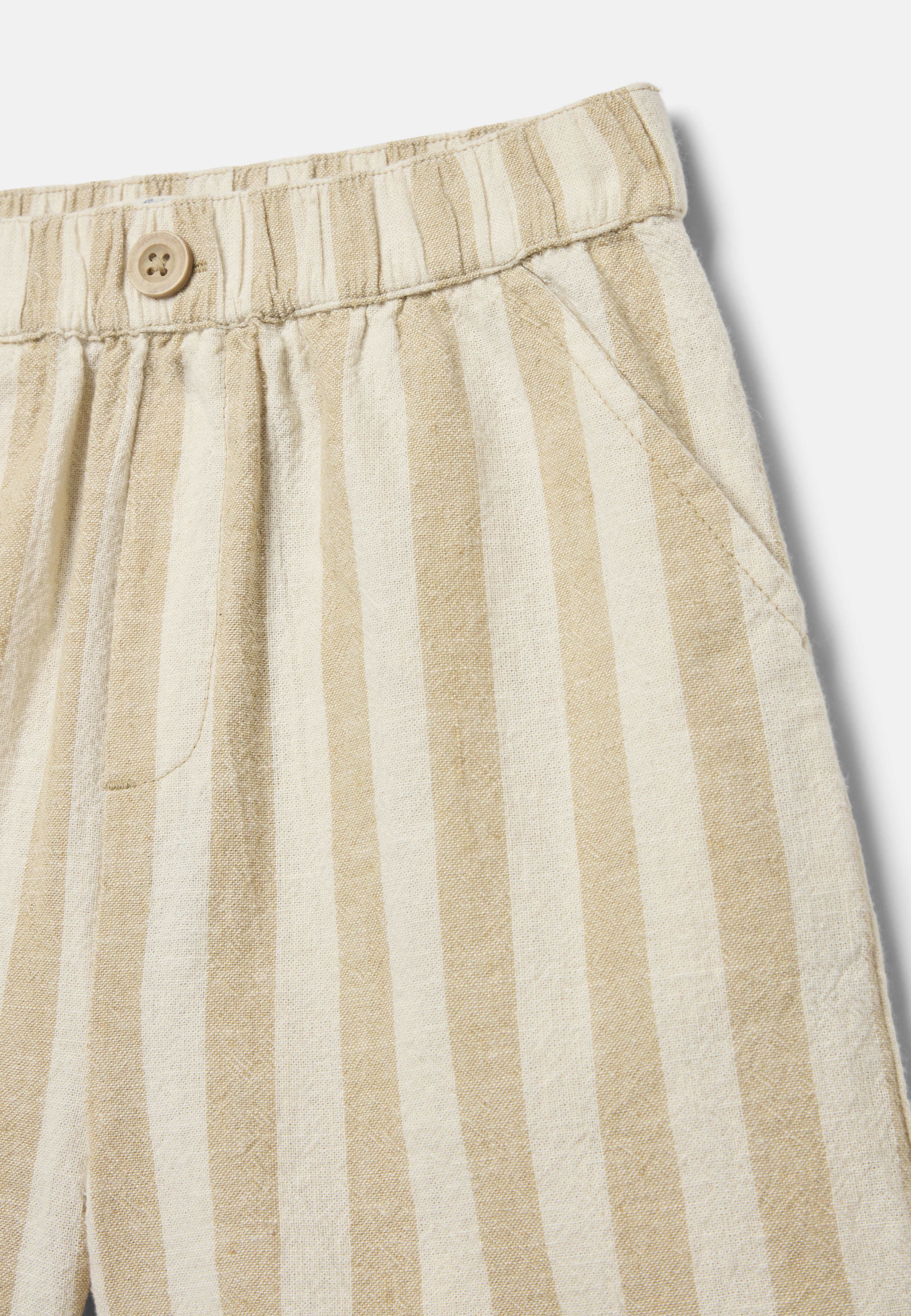 Randiga shorts i linnemix SIGGE