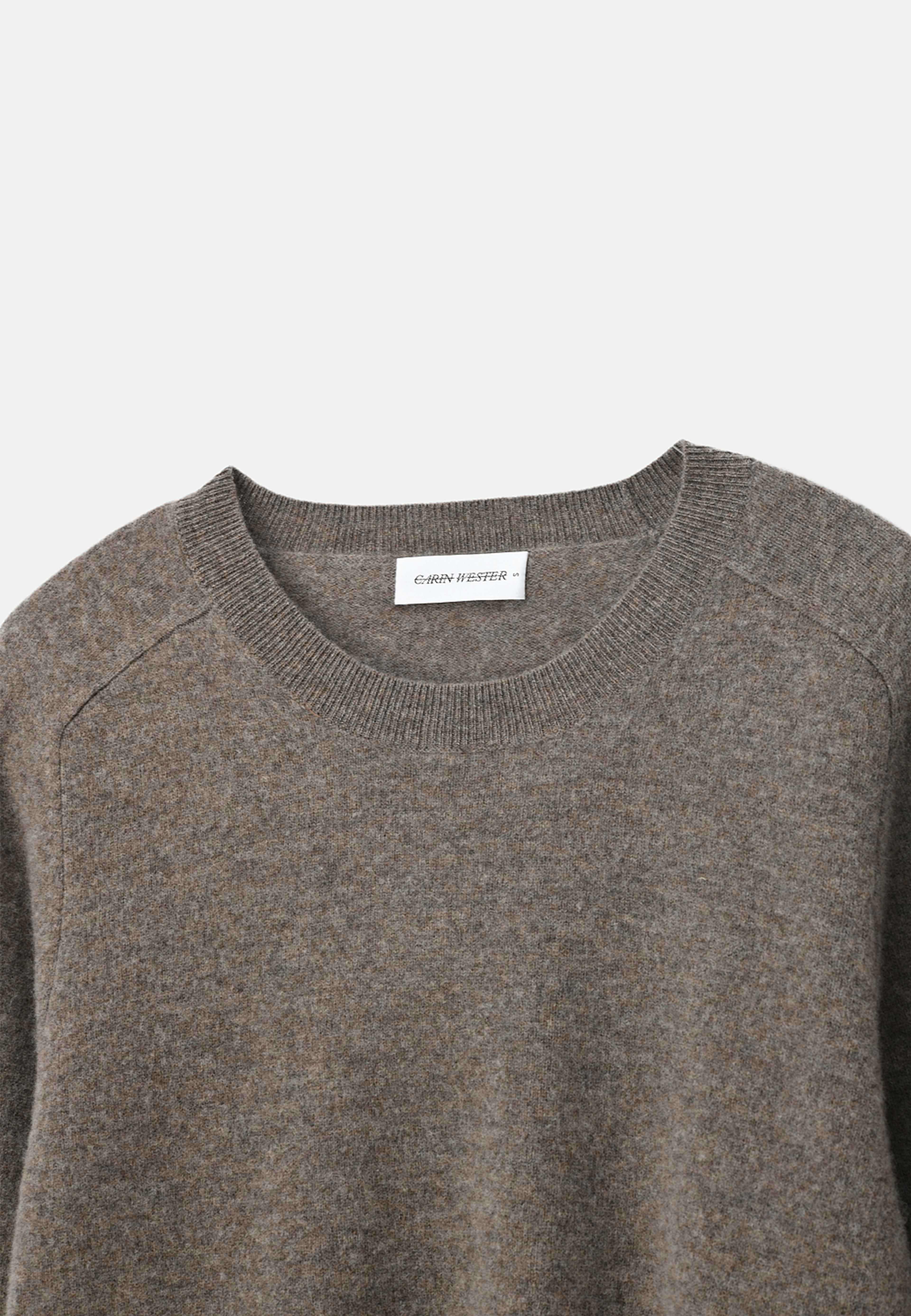 Stickad ulltröja EBBA, från Carin Wester, i färgen Mole Mel1. Klicka för att öppna bilden i stort format