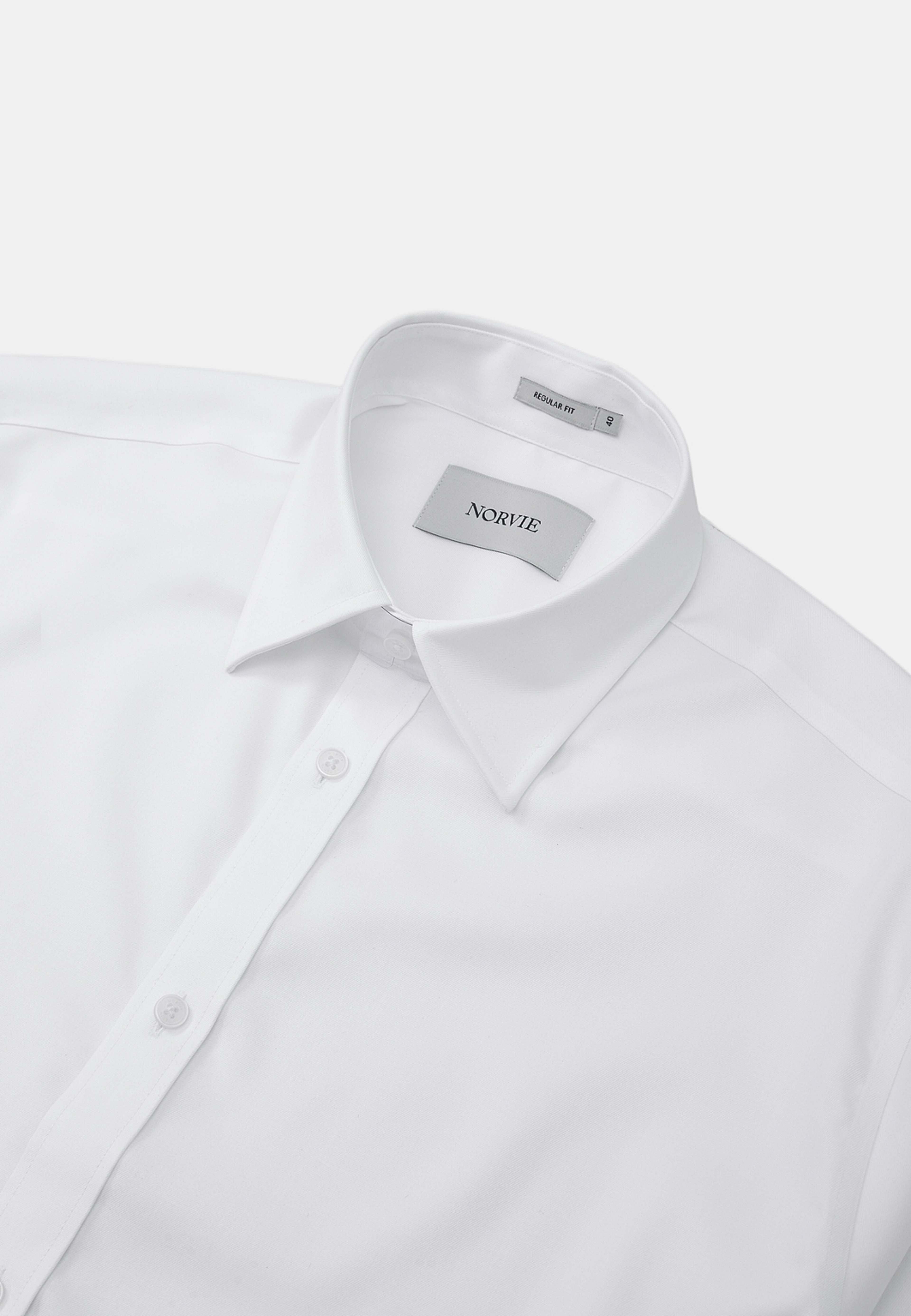 Twillvävd skjorta AXEL regular fit, från NORVIE, i färgen White. Klicka för att öppna bilden i stort format