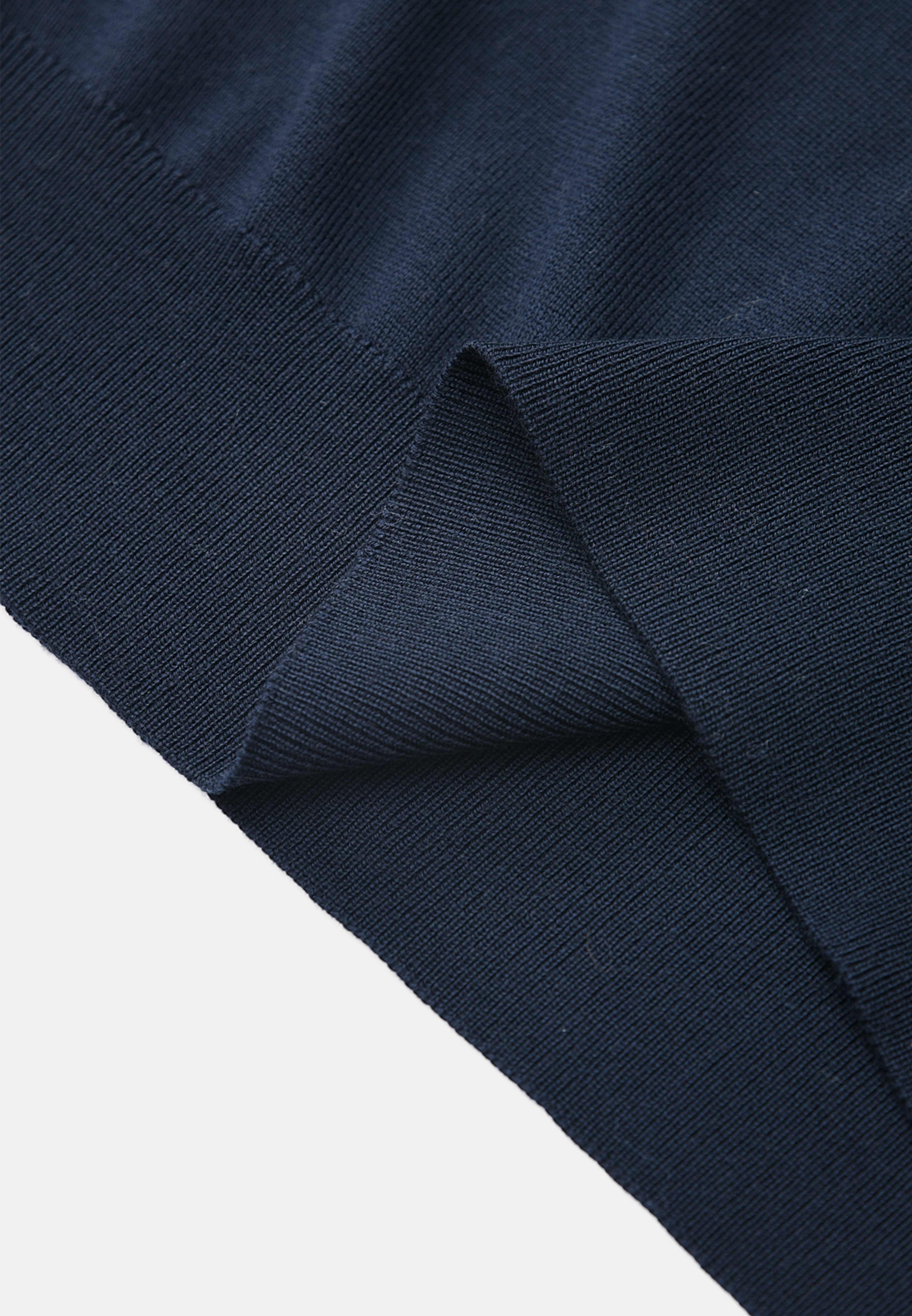 Tröja i merinoull FABIAN, från NORVIE, i färgen Navy. Klicka för att öppna bilden i stort format