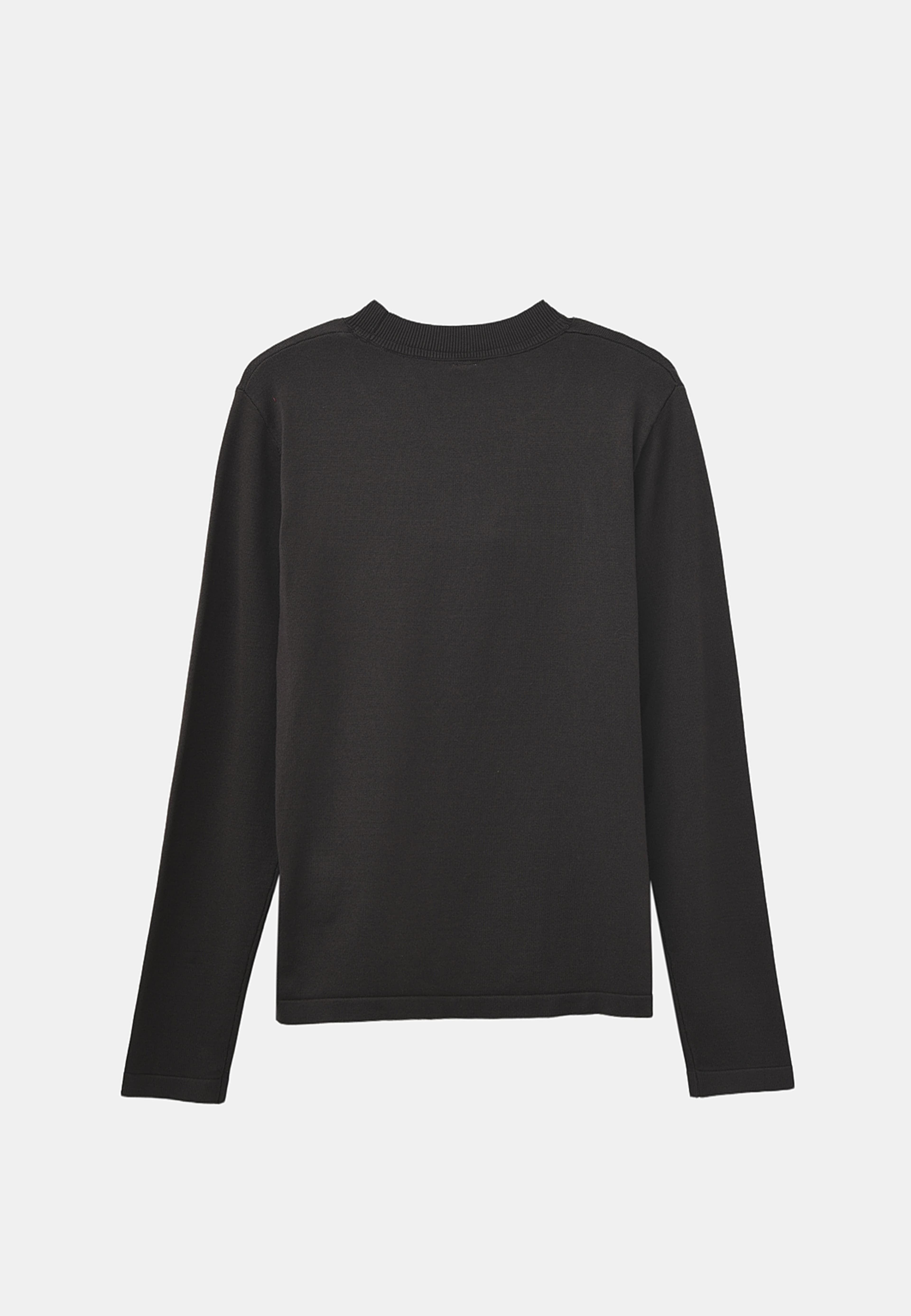 Stickad tröja ASTRID, från Å WOMAN, i färgen Brown 2. Klicka för att öppna bilden i stort format