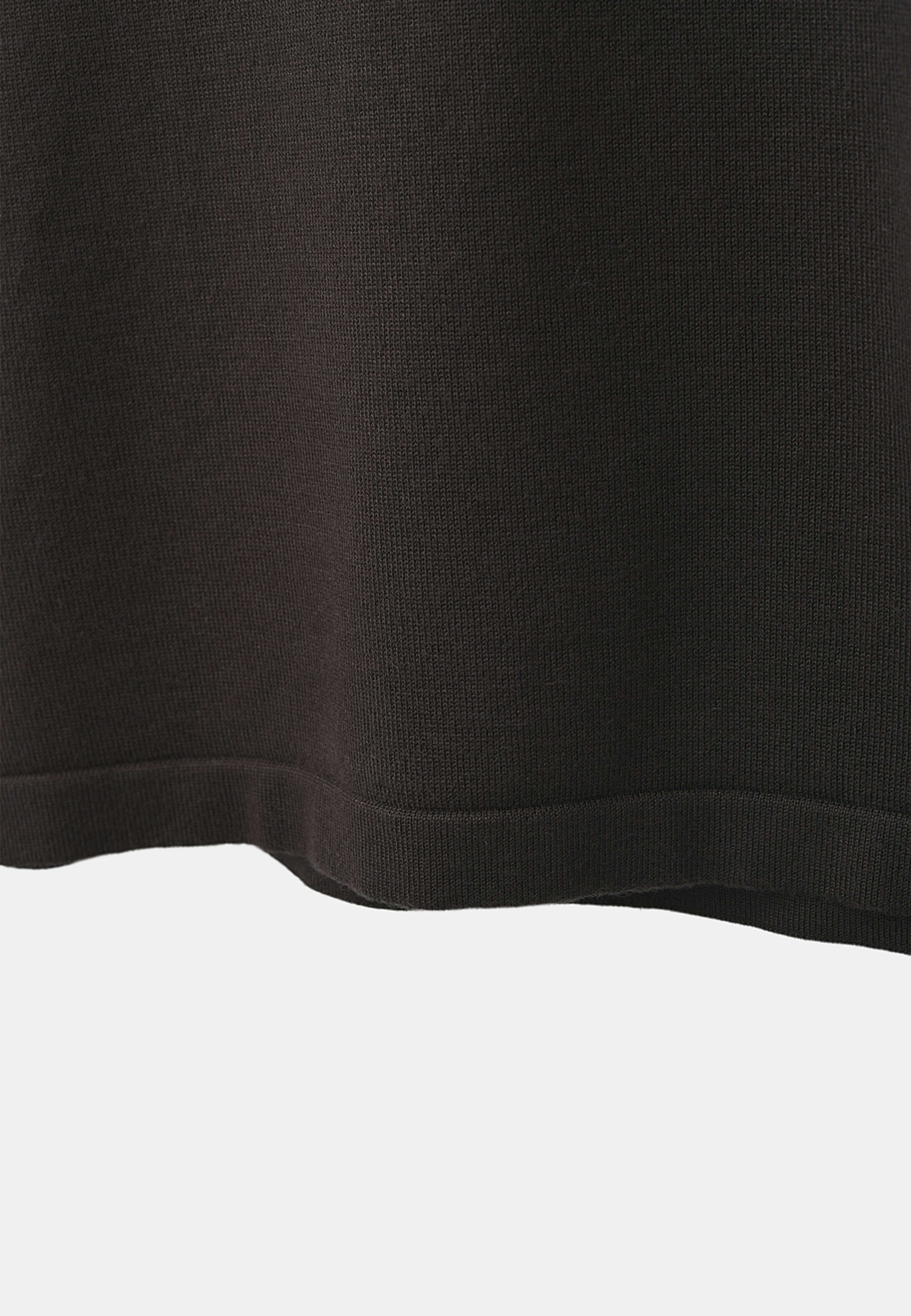 Stickad tröja ASTRID, från Å WOMAN, i färgen Brown 2. Klicka för att öppna bilden i stort format