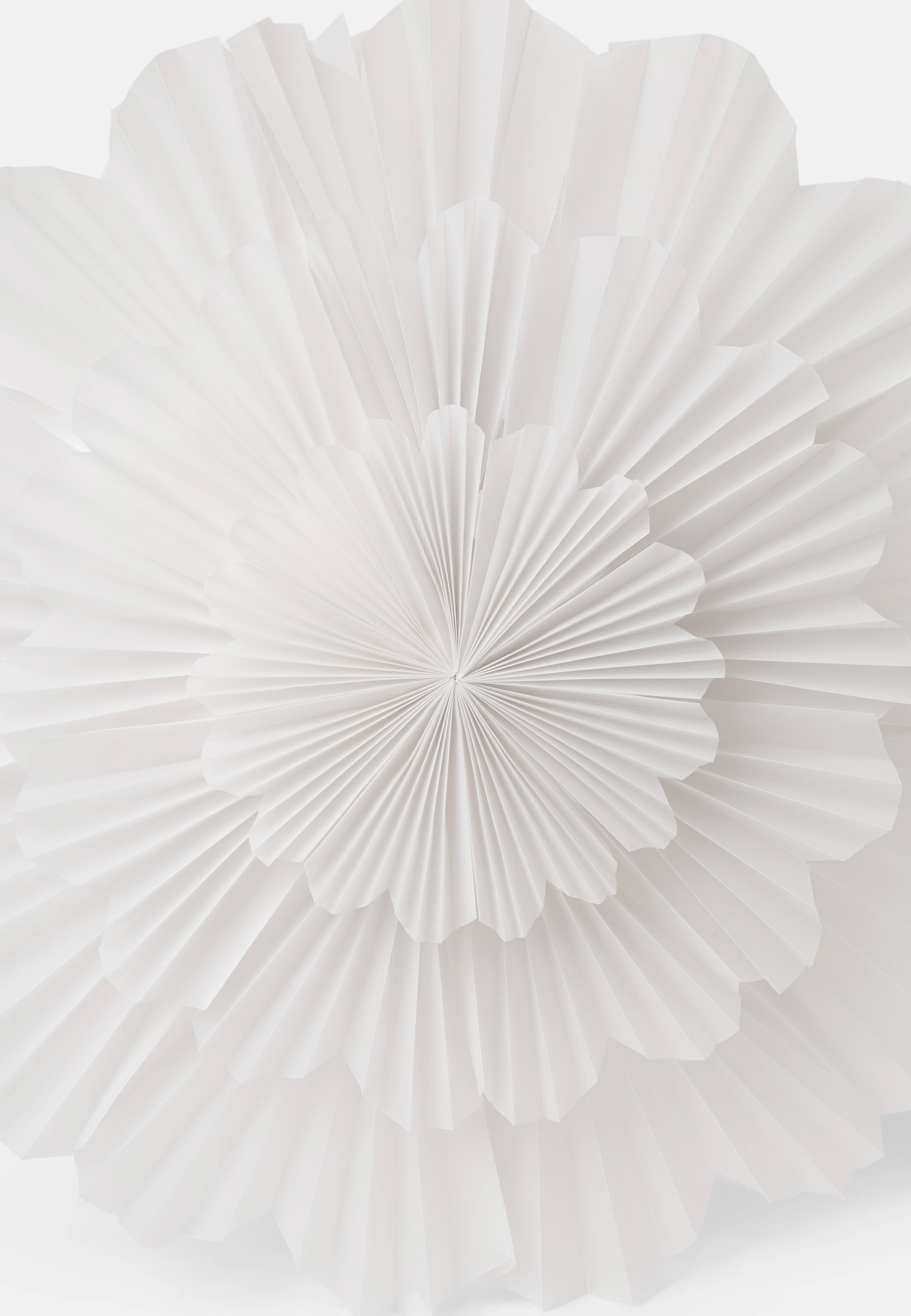 Adventsstjärna FLEUR 50 cm, från Åhléns Home, i färgen White. Klicka för att öppna bilden i stort format