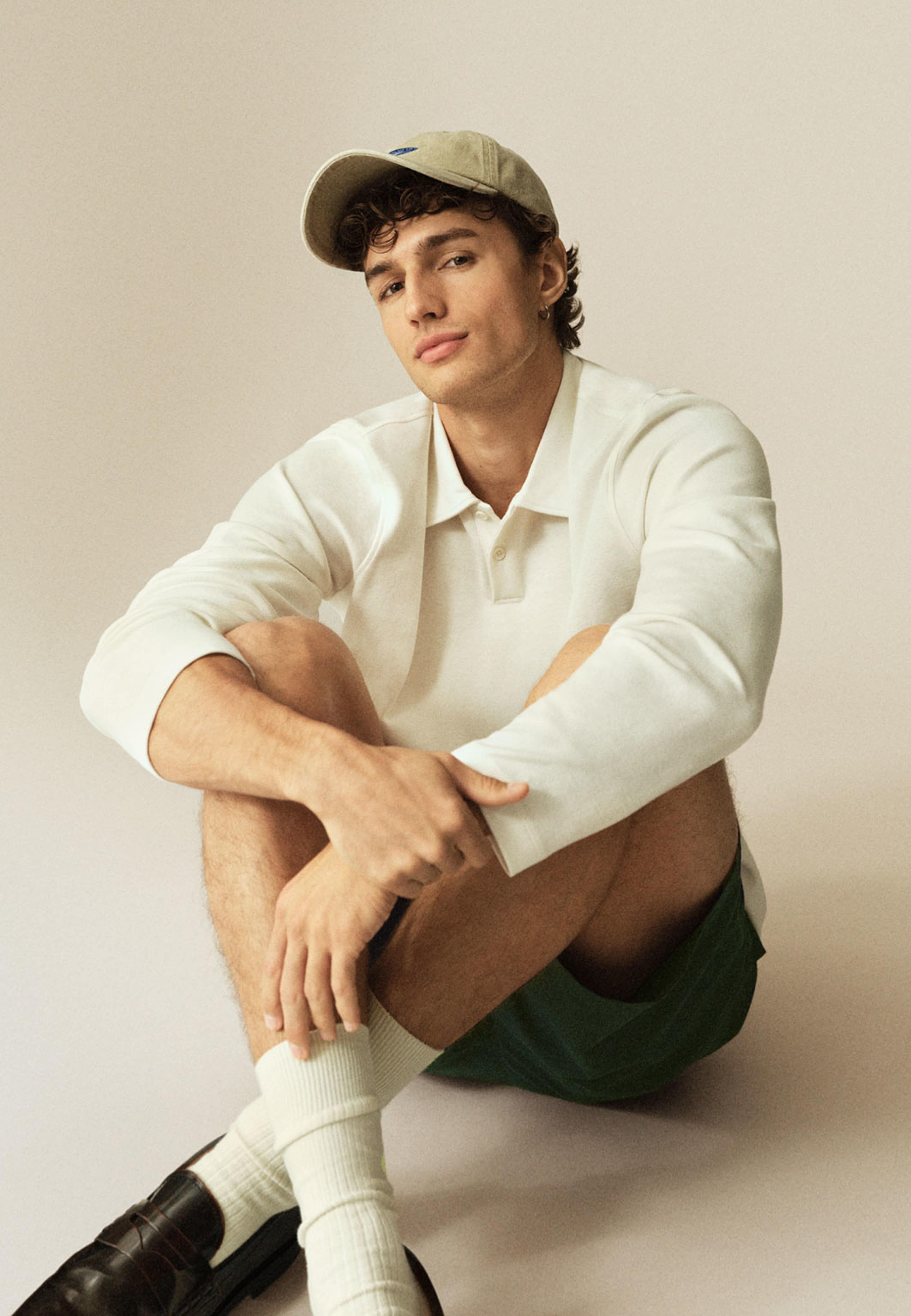 Keps med broderie WILLE, från NORVIE, i färgen Beige. Klicka för att öppna bilden i stort format