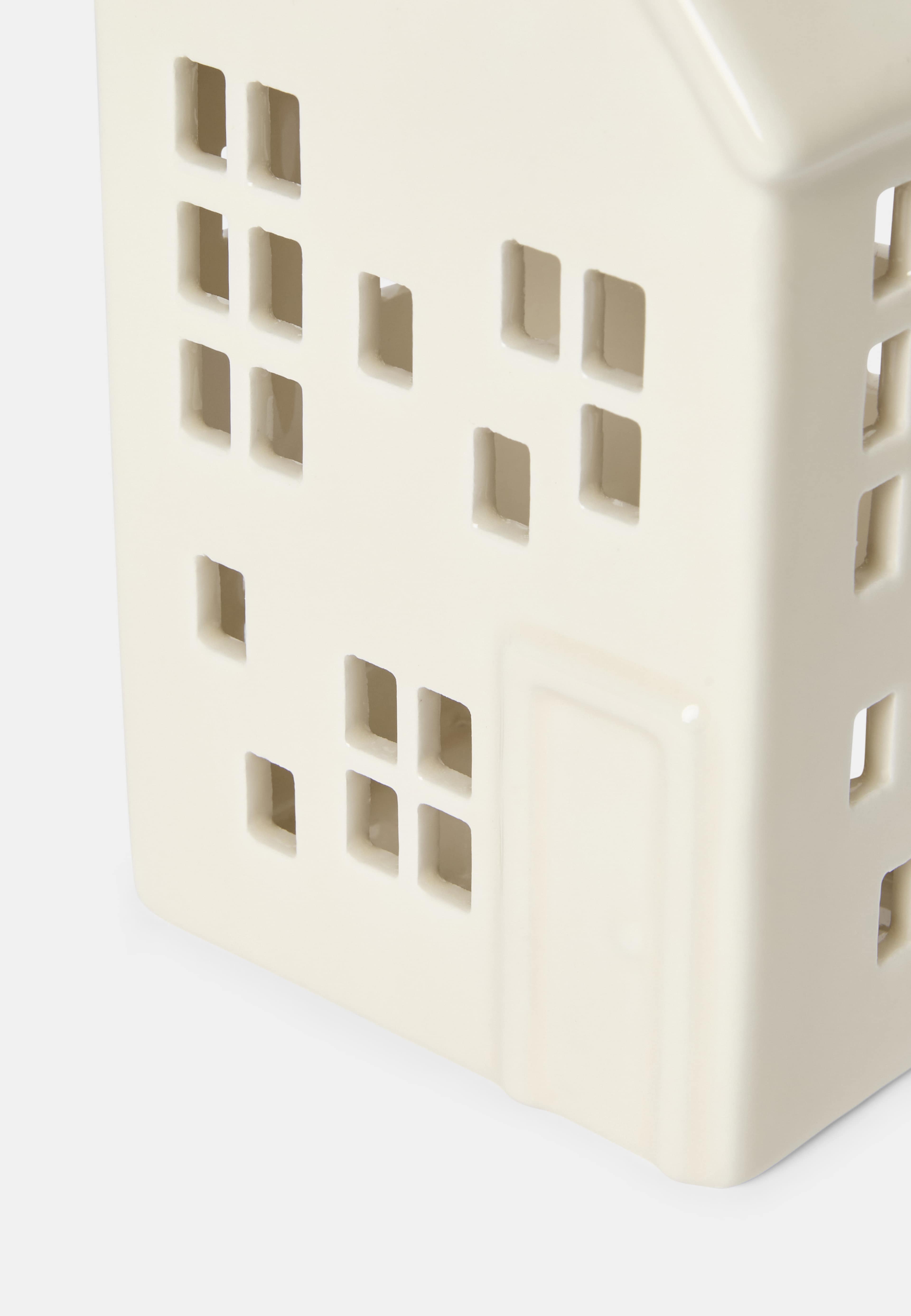 Ljuslykta hus 22 cm, från Åhléns Home, i färgen White. Klicka för att öppna bilden i stort format