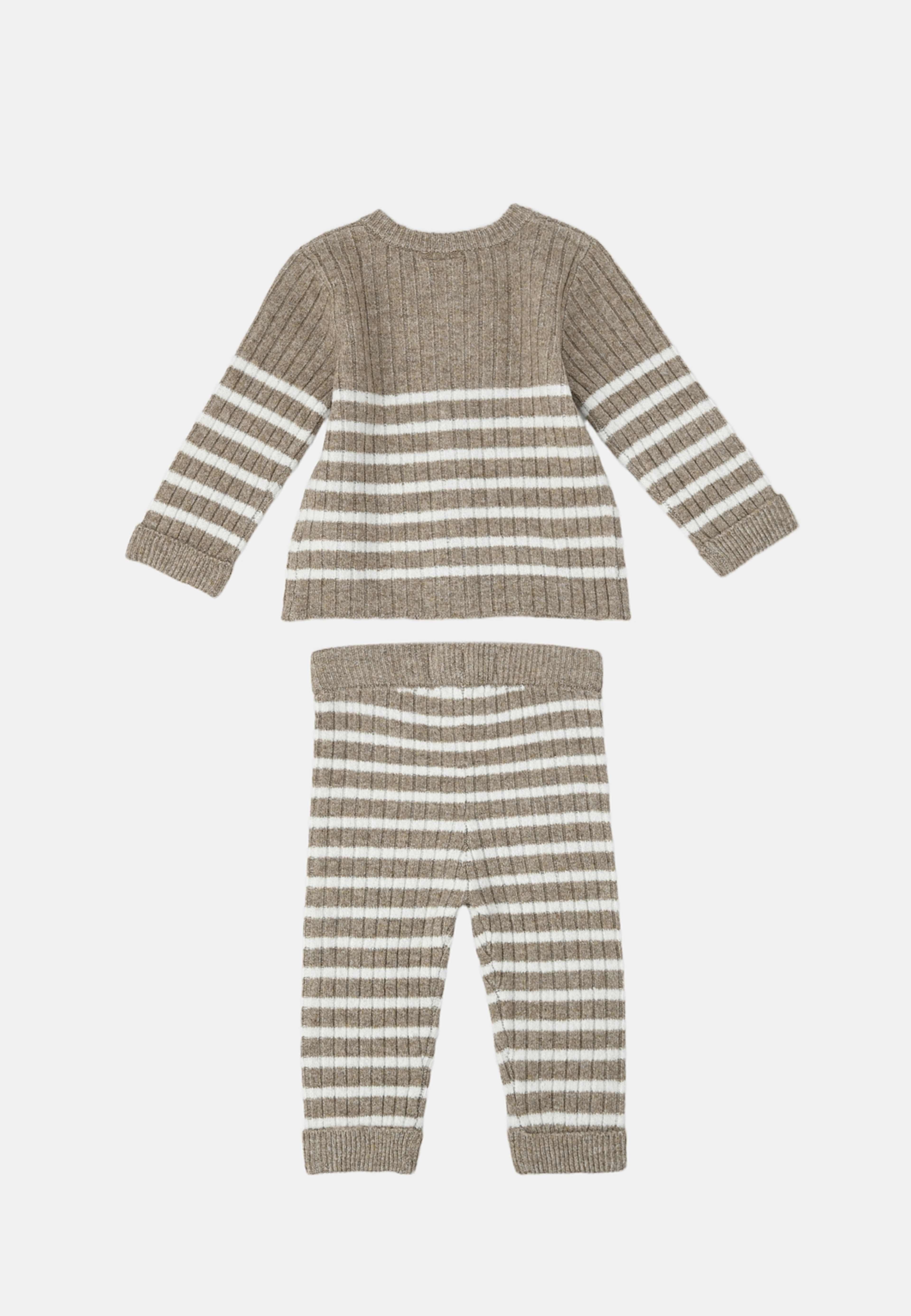 Randigt stickat set OAT, från RIKIKI, i färgen Beige. Klicka för att öppna bilden i stort format