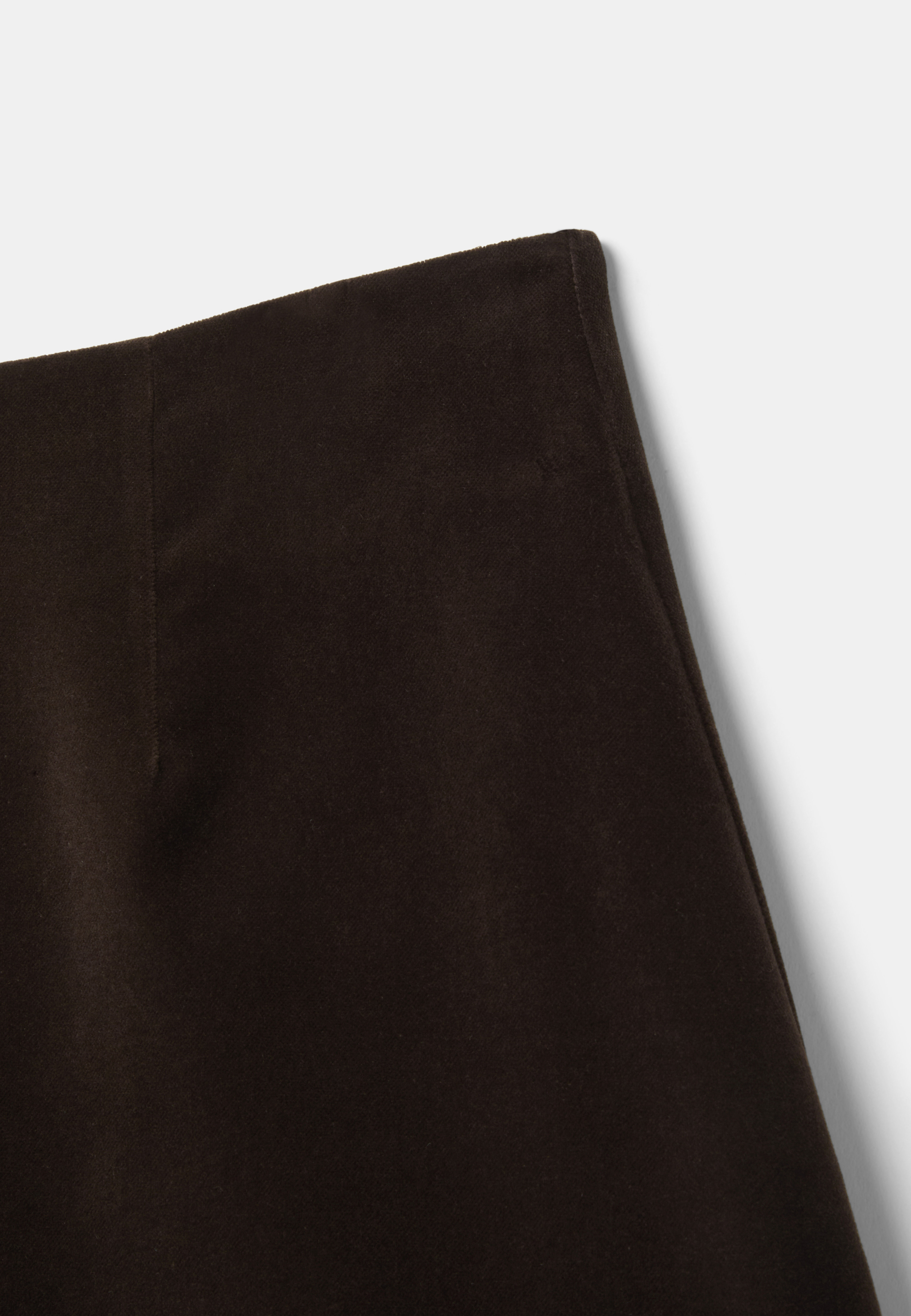 Sammetskjol JENNA, från Carin Wester, i färgen Dark Brown.