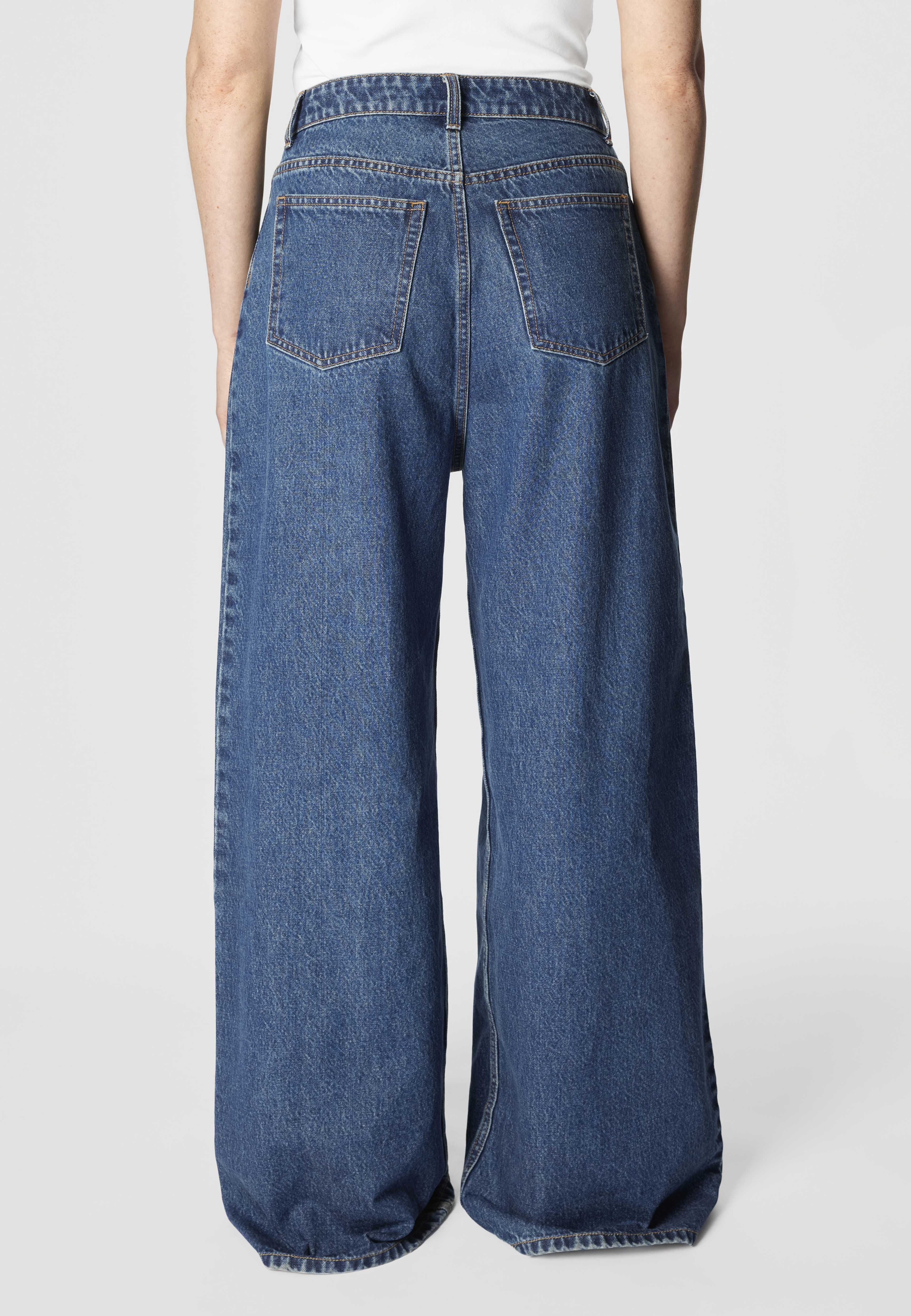 Jeans med lös passform MIRANDA, från Carin Wester, i färgen Indigo.