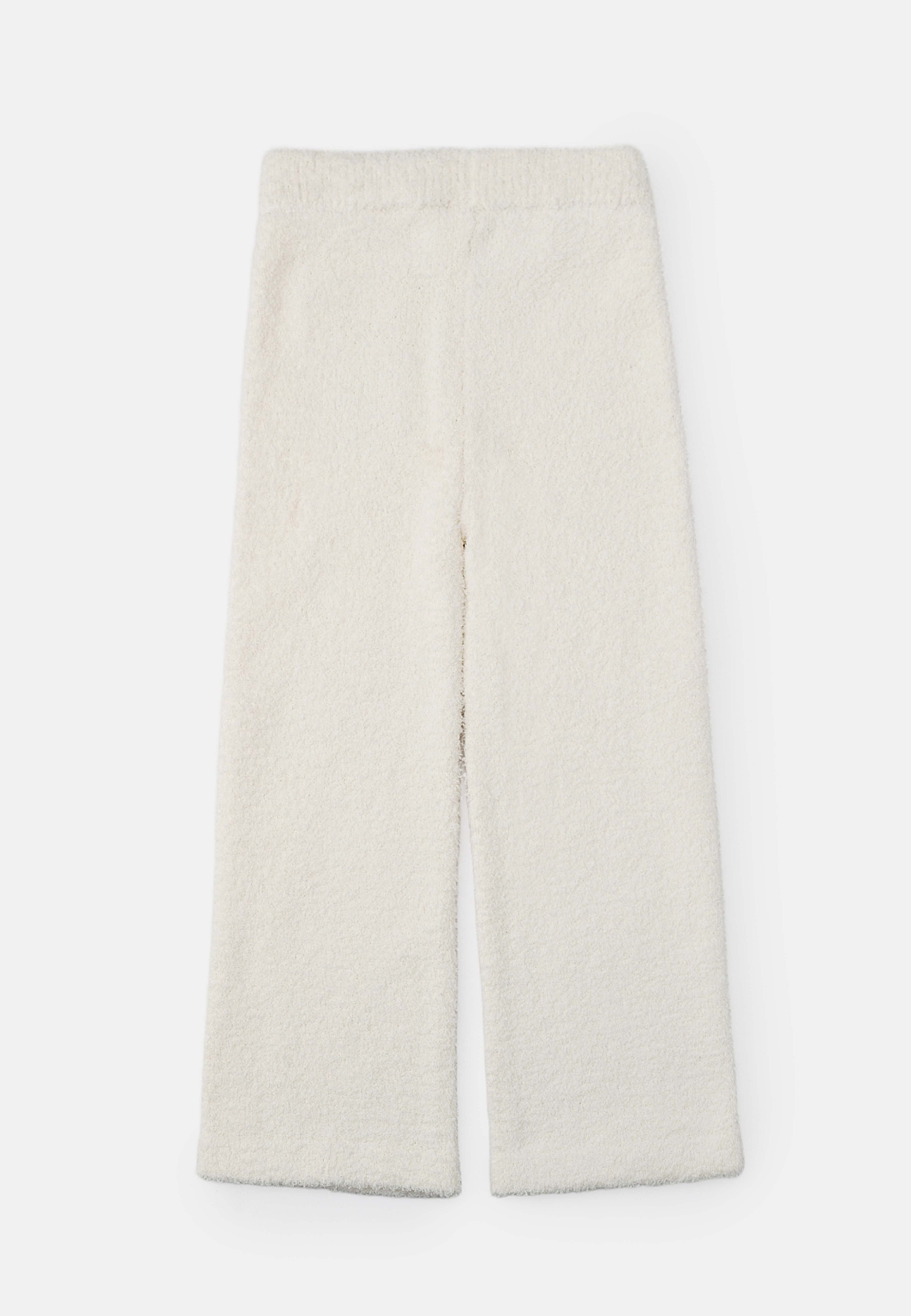 Stickade byxor INA, från RIKIKI, i färgen White. Klicka för att öppna bilden i stort format