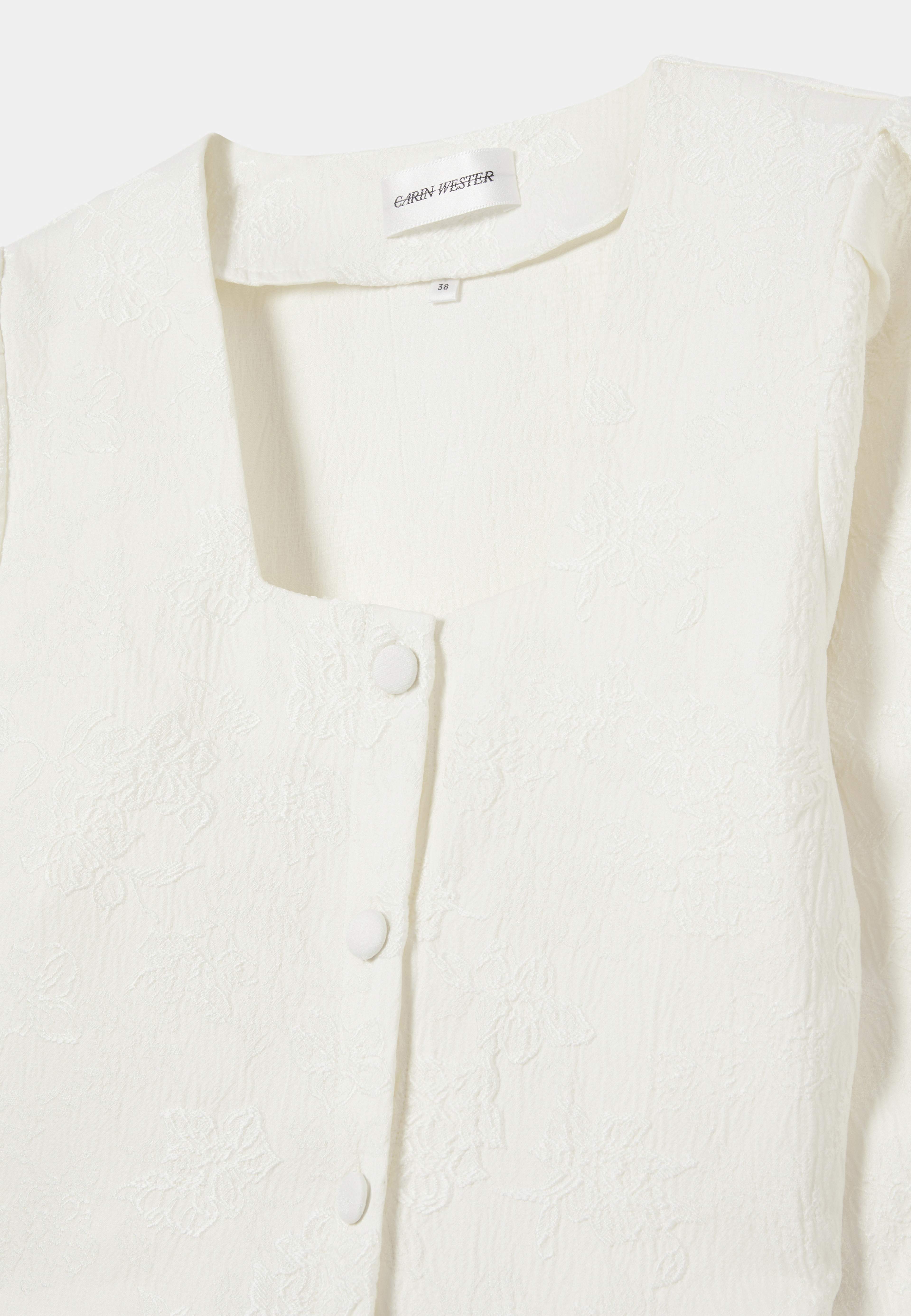 Mönstrad blus AKIKO, från Carin Wester, i färgen Off White. Klicka för att öppna bilden i stort format