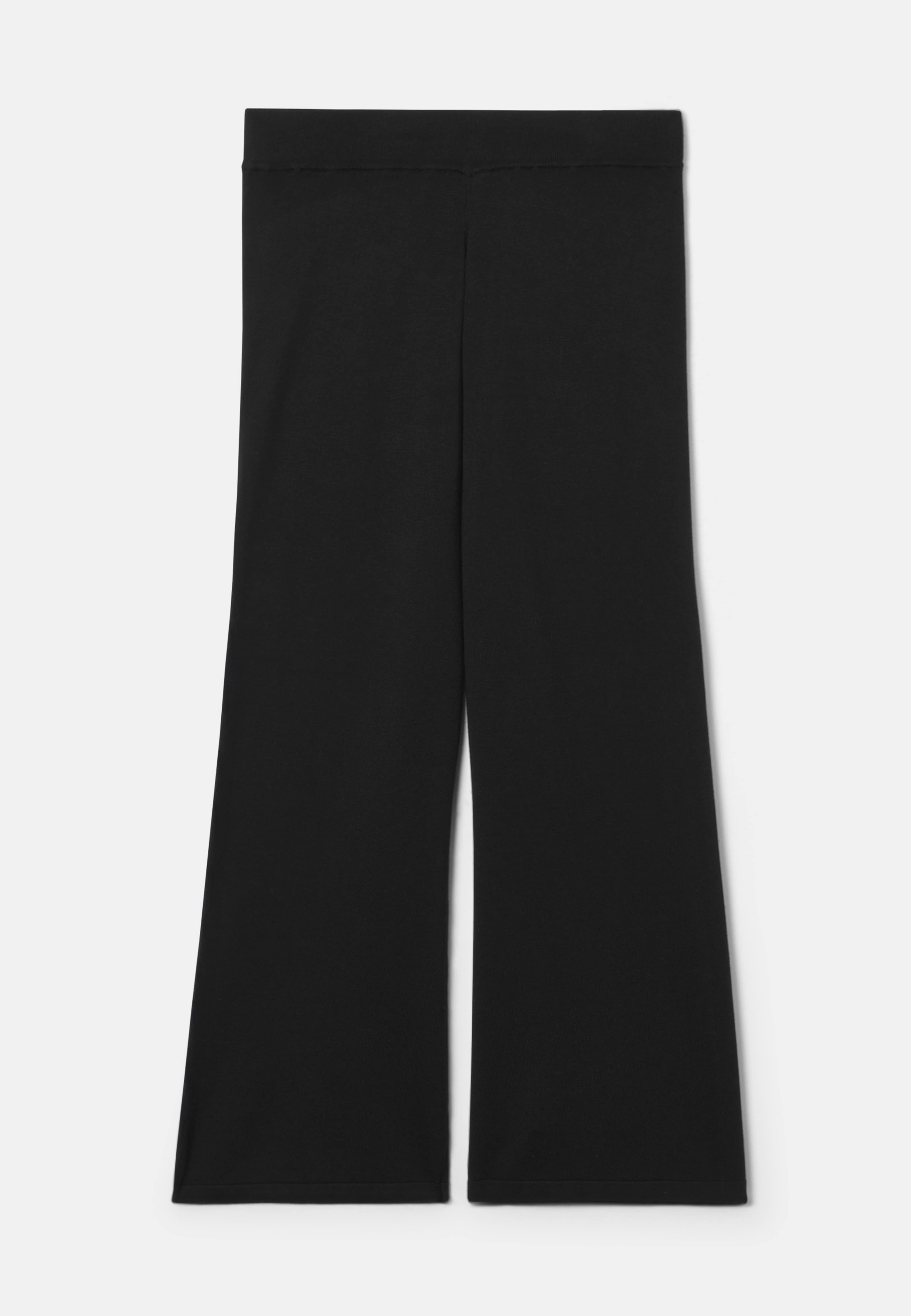 Finstickade byxor BRITA, från Å WOMAN, i färgen Black. Klicka för att öppna bilden i stort format